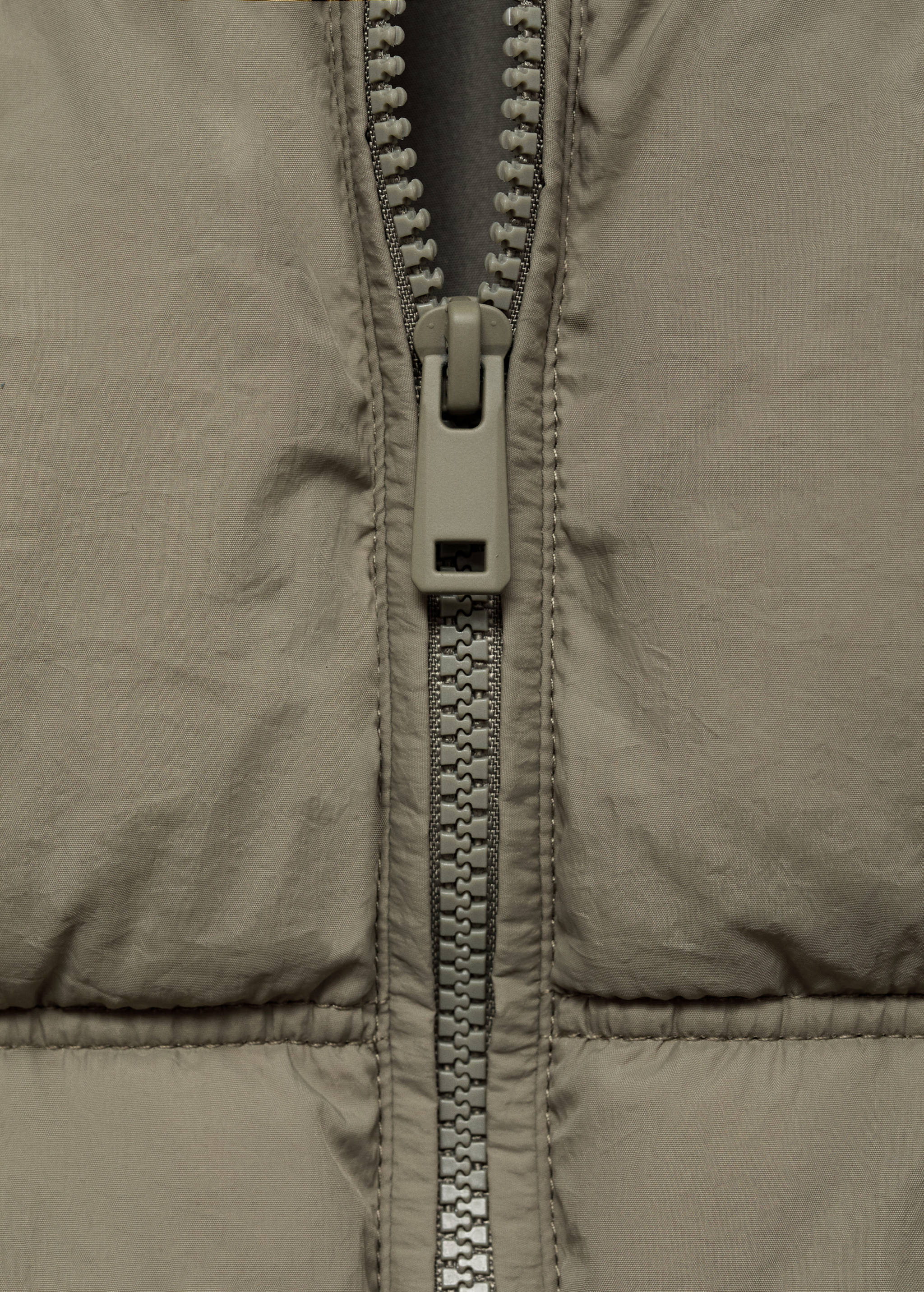 Quilted gilet with hood - Details of the article 8