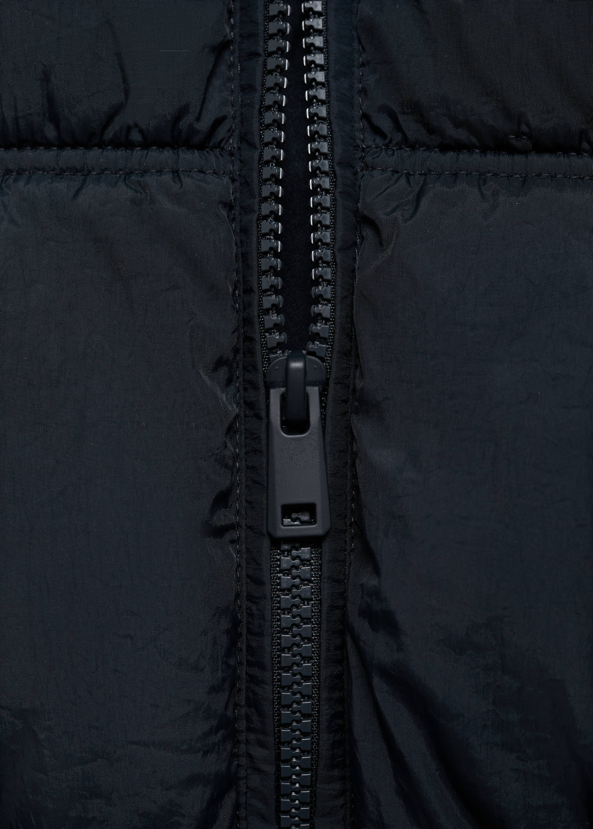 Quilted gilet with hood - Details of the article 8