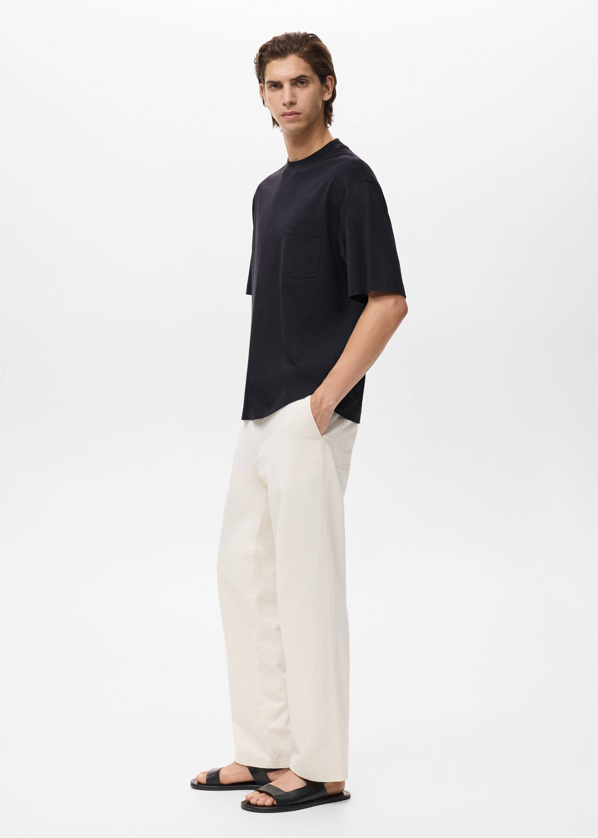 T-shirt 100% cotton boxy fit pocket - Details of the article 2, Black. Ref: 17032900-00.