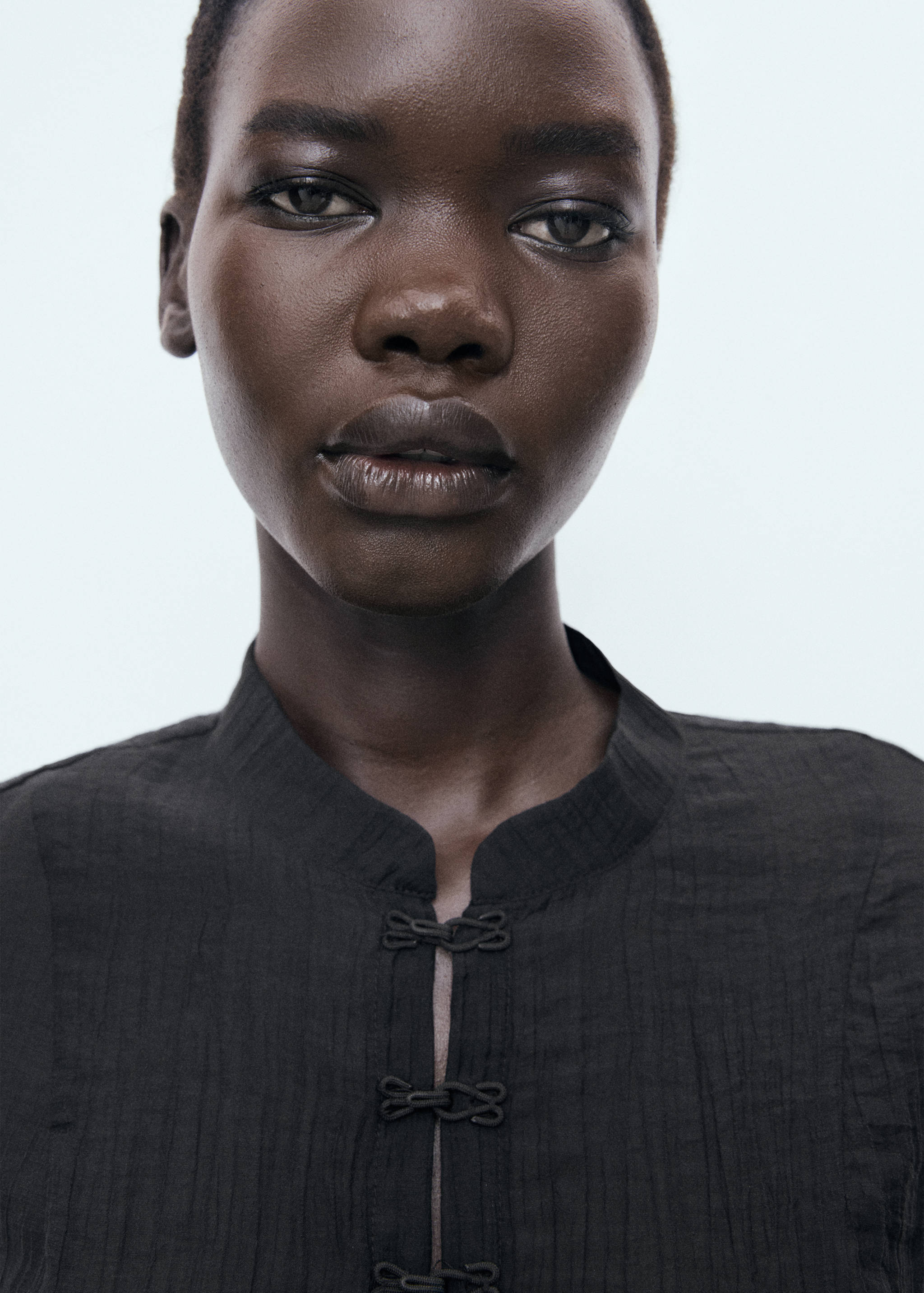 Lyocell blouse with toggles - Details of the article 1