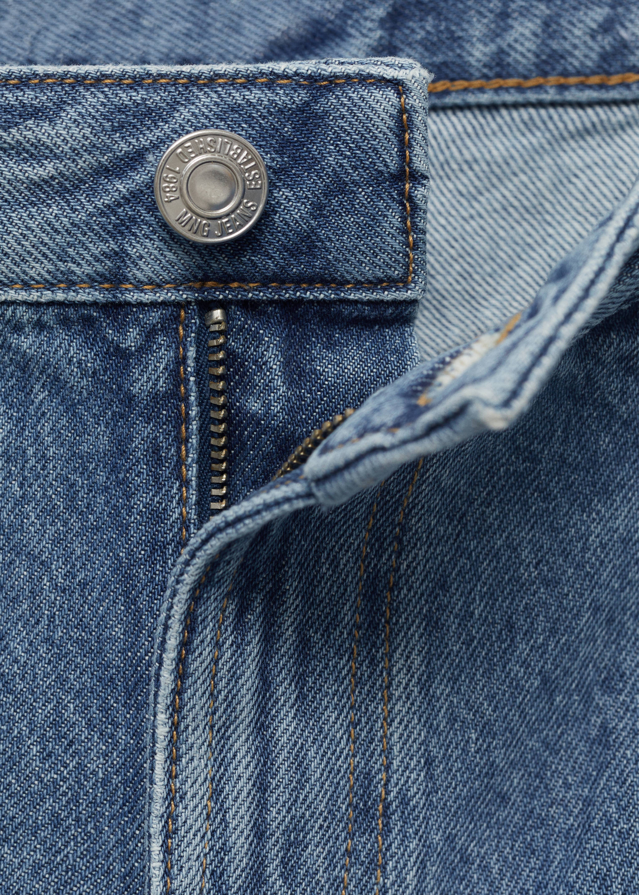 شورت دنيم منخفض بحواف مهترئة مع طيات - تفاصيل المنتج 8