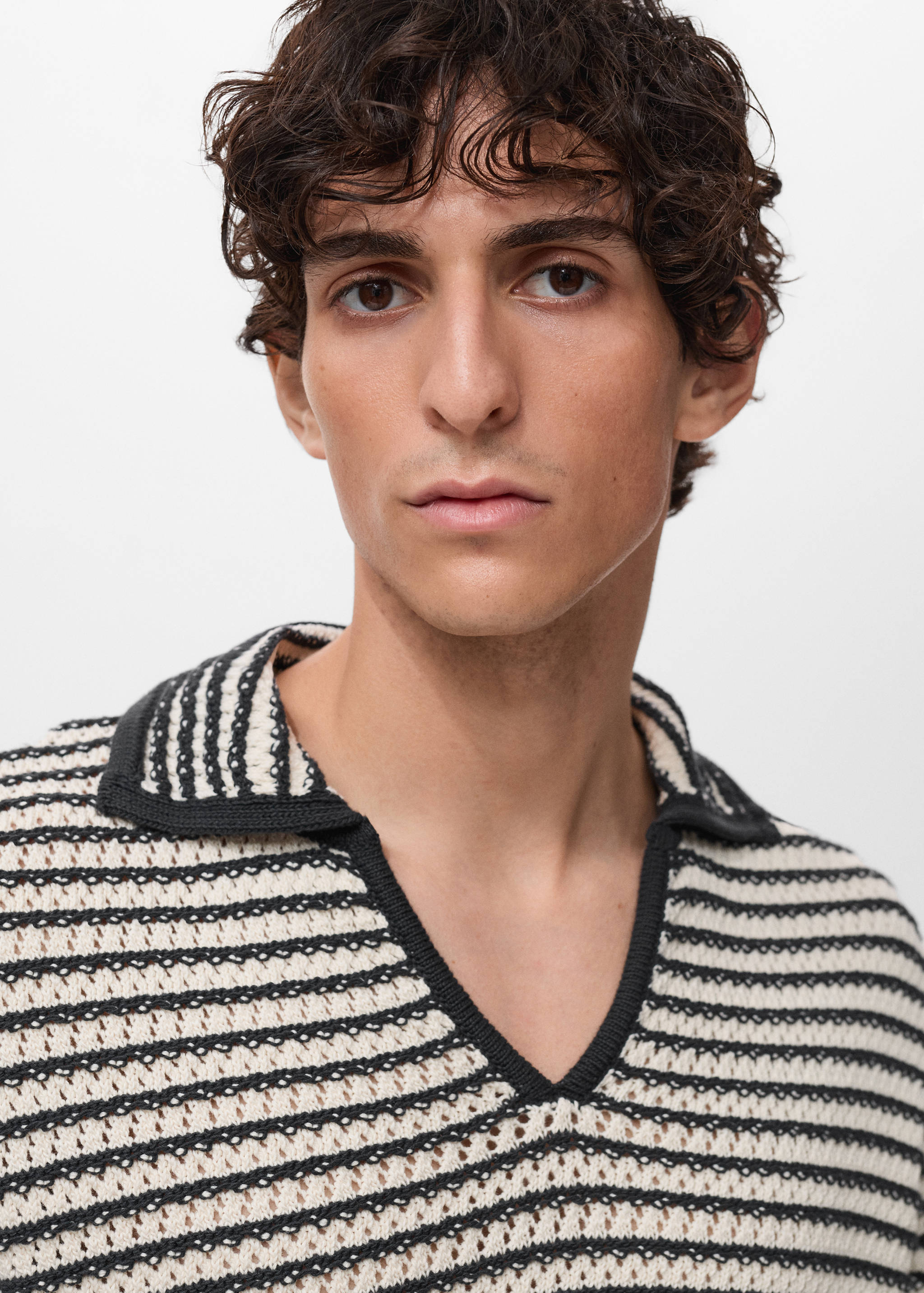 100% cotton polo shirt with striped structure - Details of the article 1