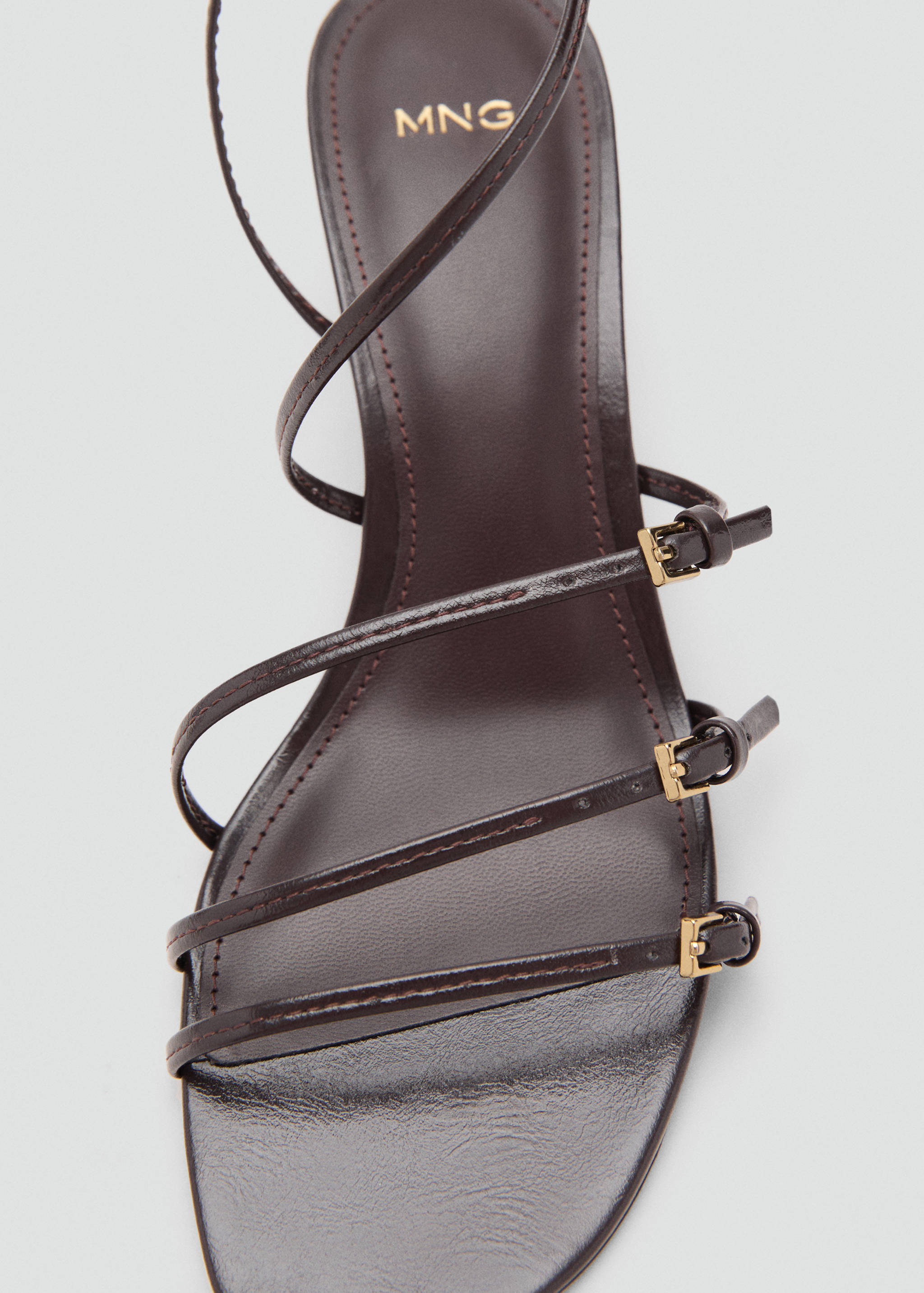 Kitten-heel sandals with buckle - Details of the article 2