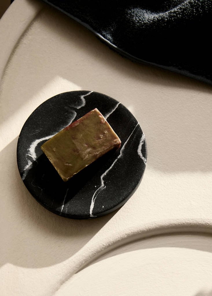 Marble-effect soap dish — Black