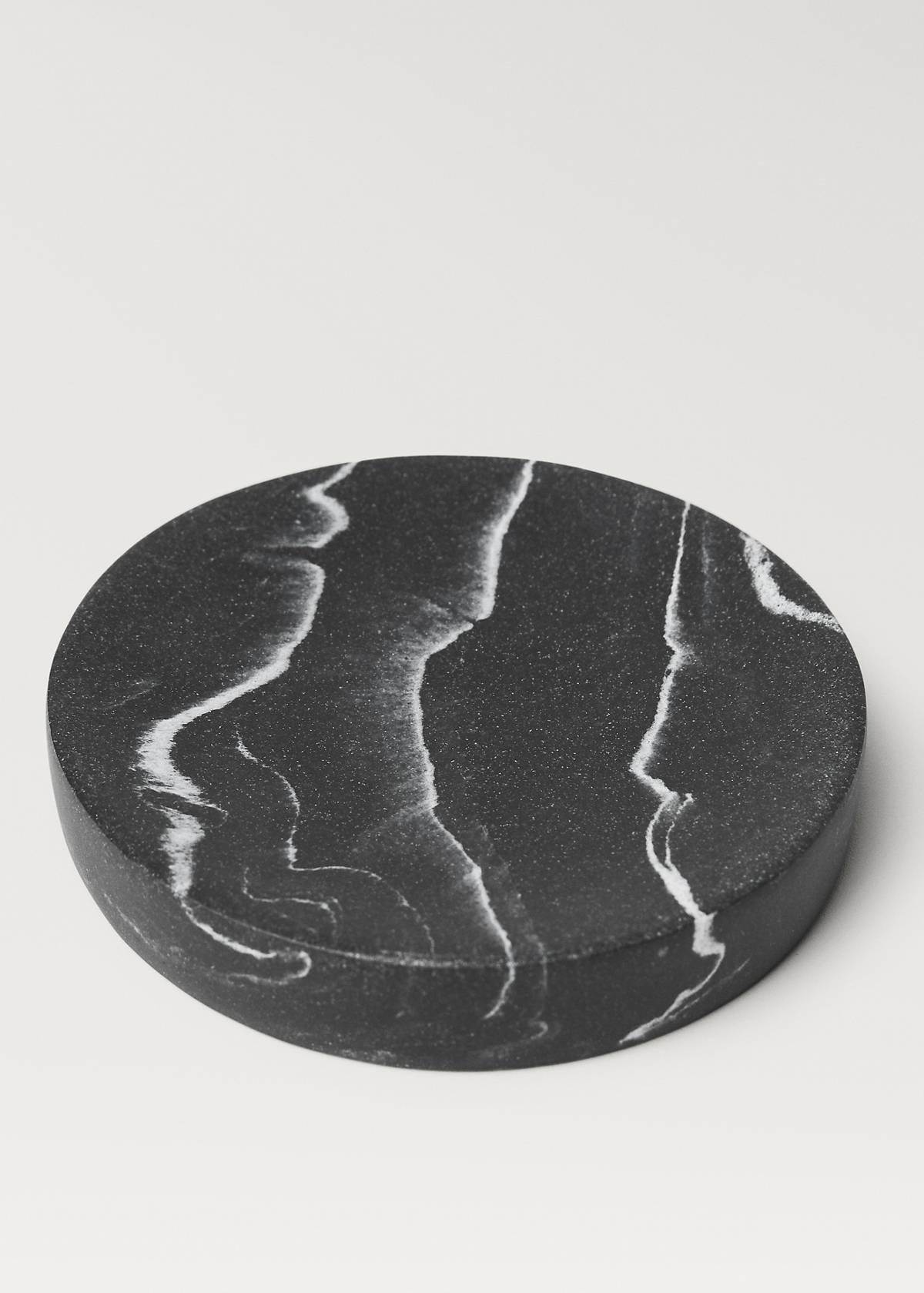 Marble-effect soap dish — Black