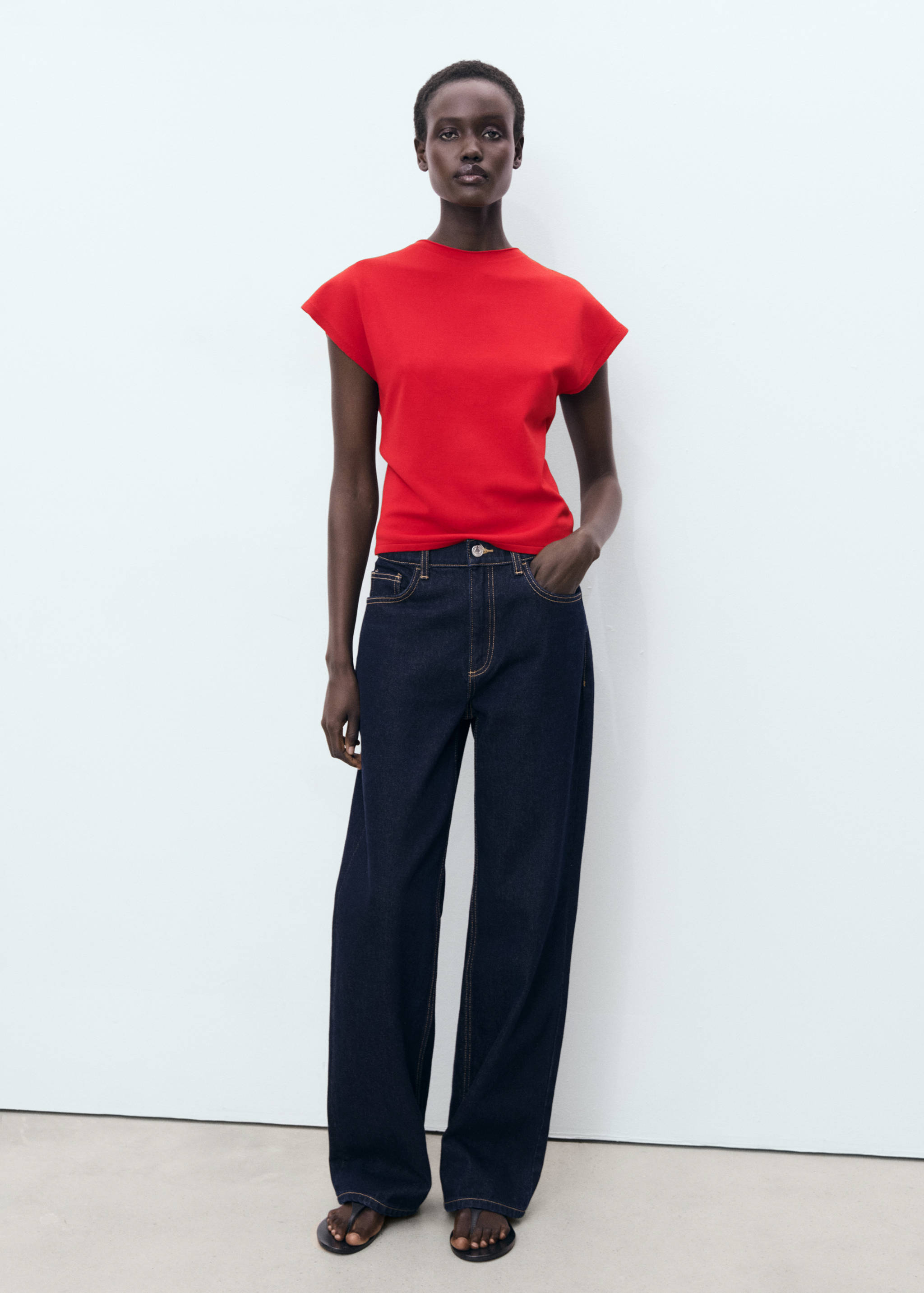 Short-sleeved fine-knit sweater - General plane