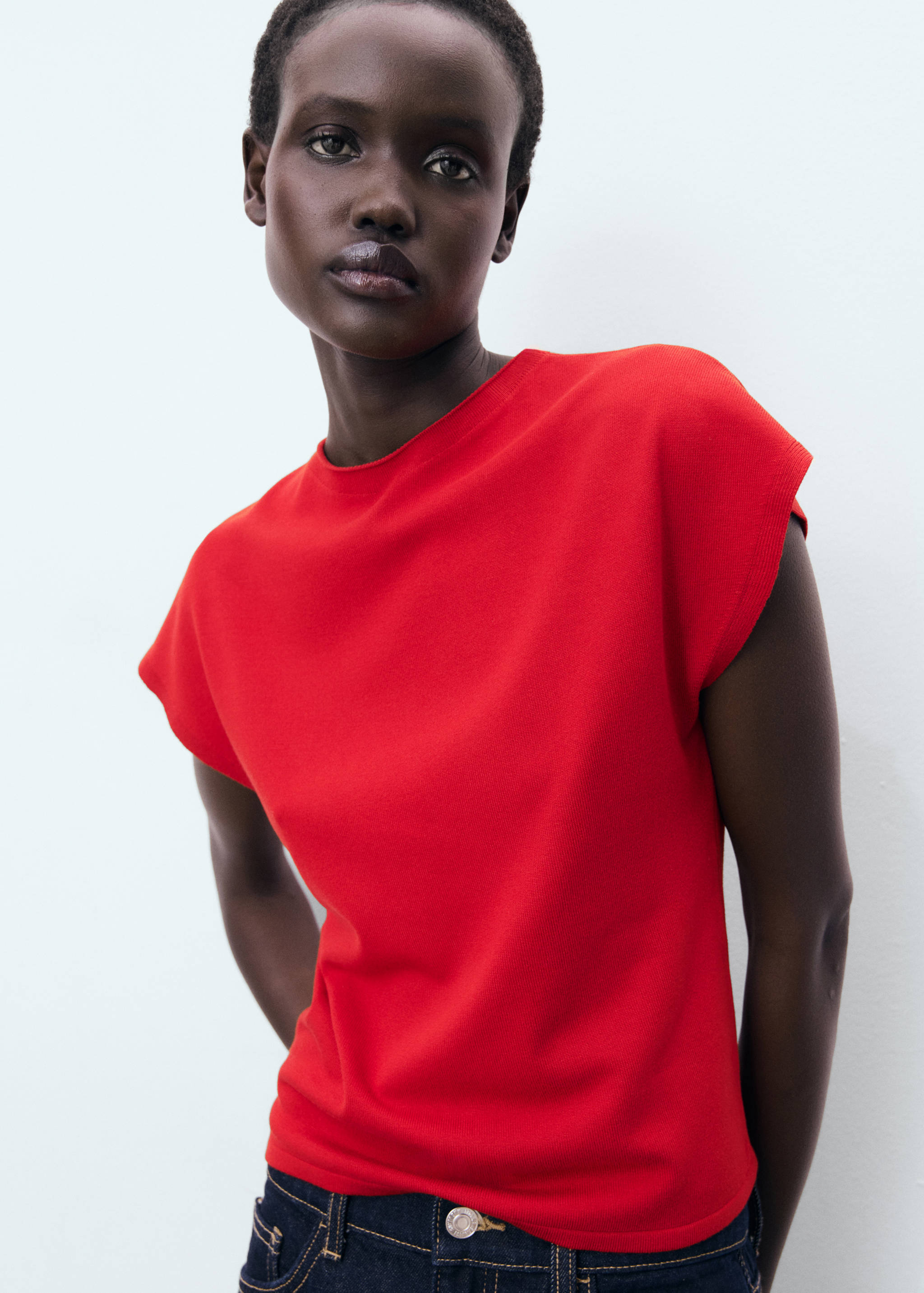 Short-sleeved fine-knit sweater - Medium plane