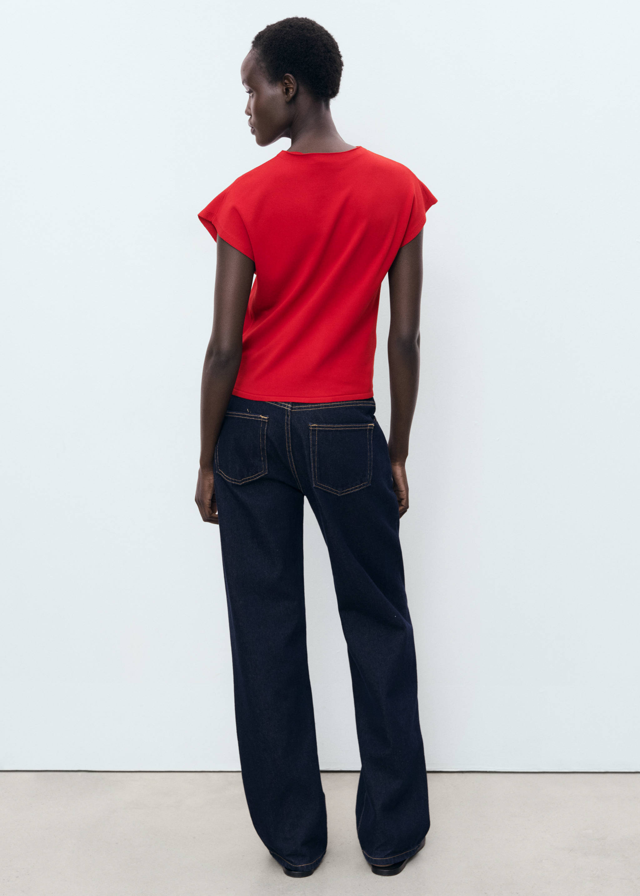 Short-sleeved fine-knit sweater - Reverse of the article