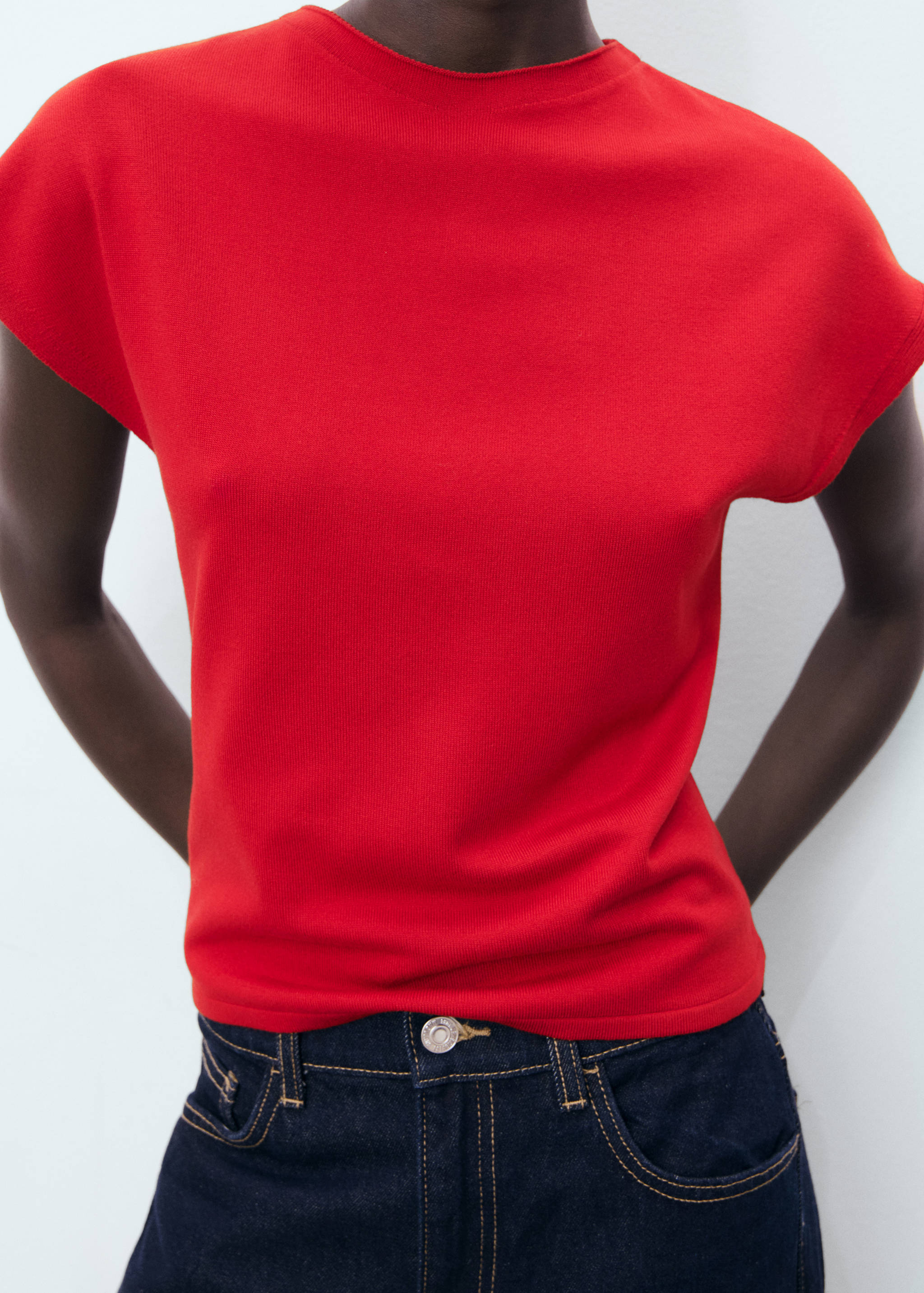 Short-sleeved fine-knit sweater - Details of the article 3