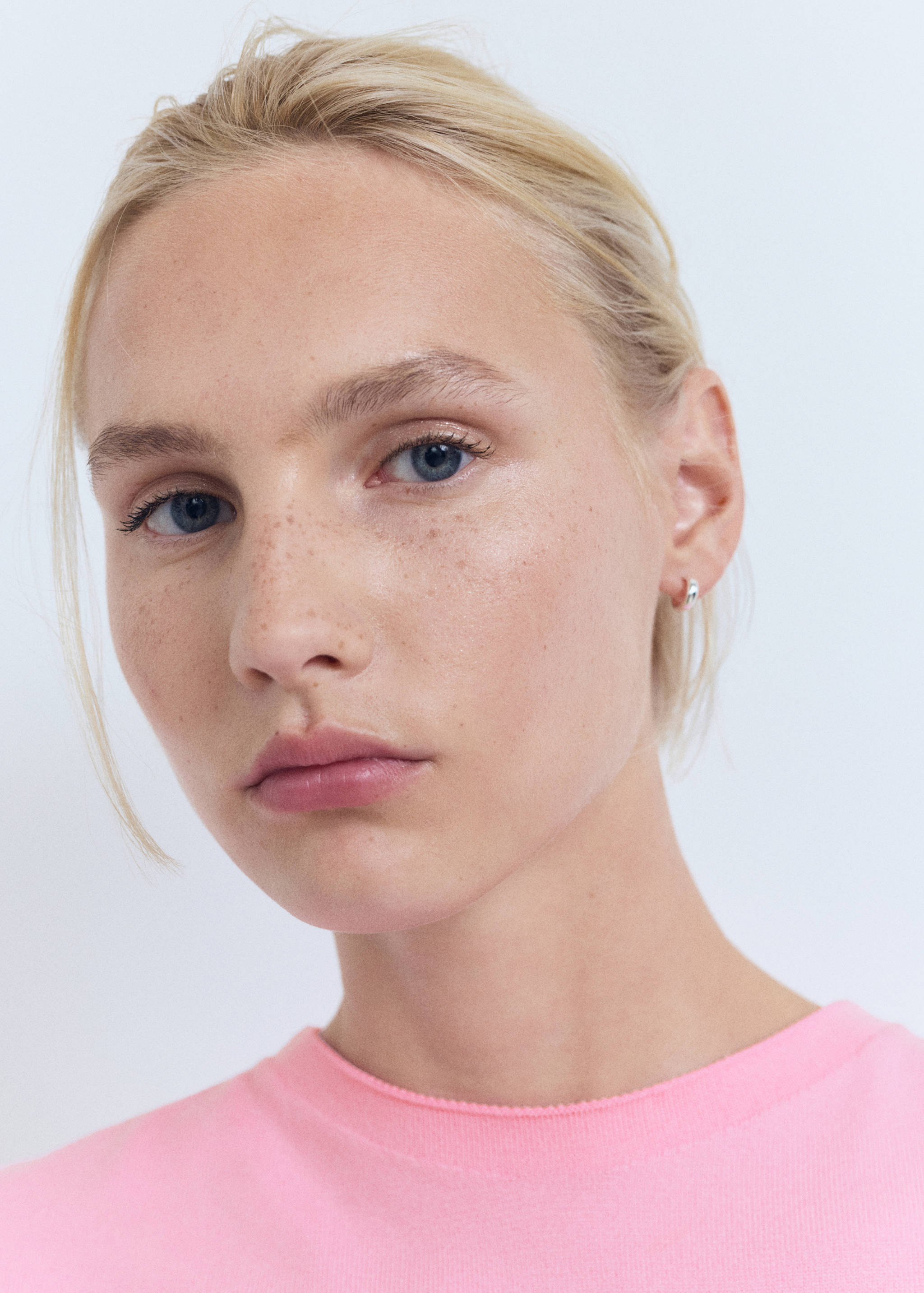 Short-sleeved fine-knit sweater - Details of the article 1