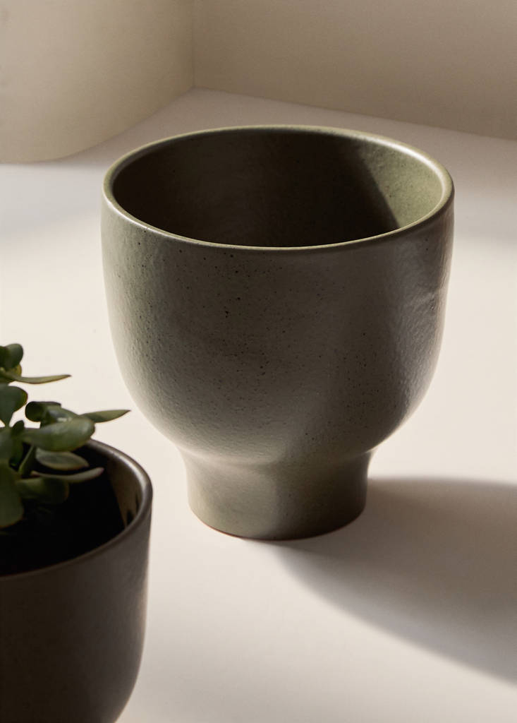 Large terracotta planter — Olive Green