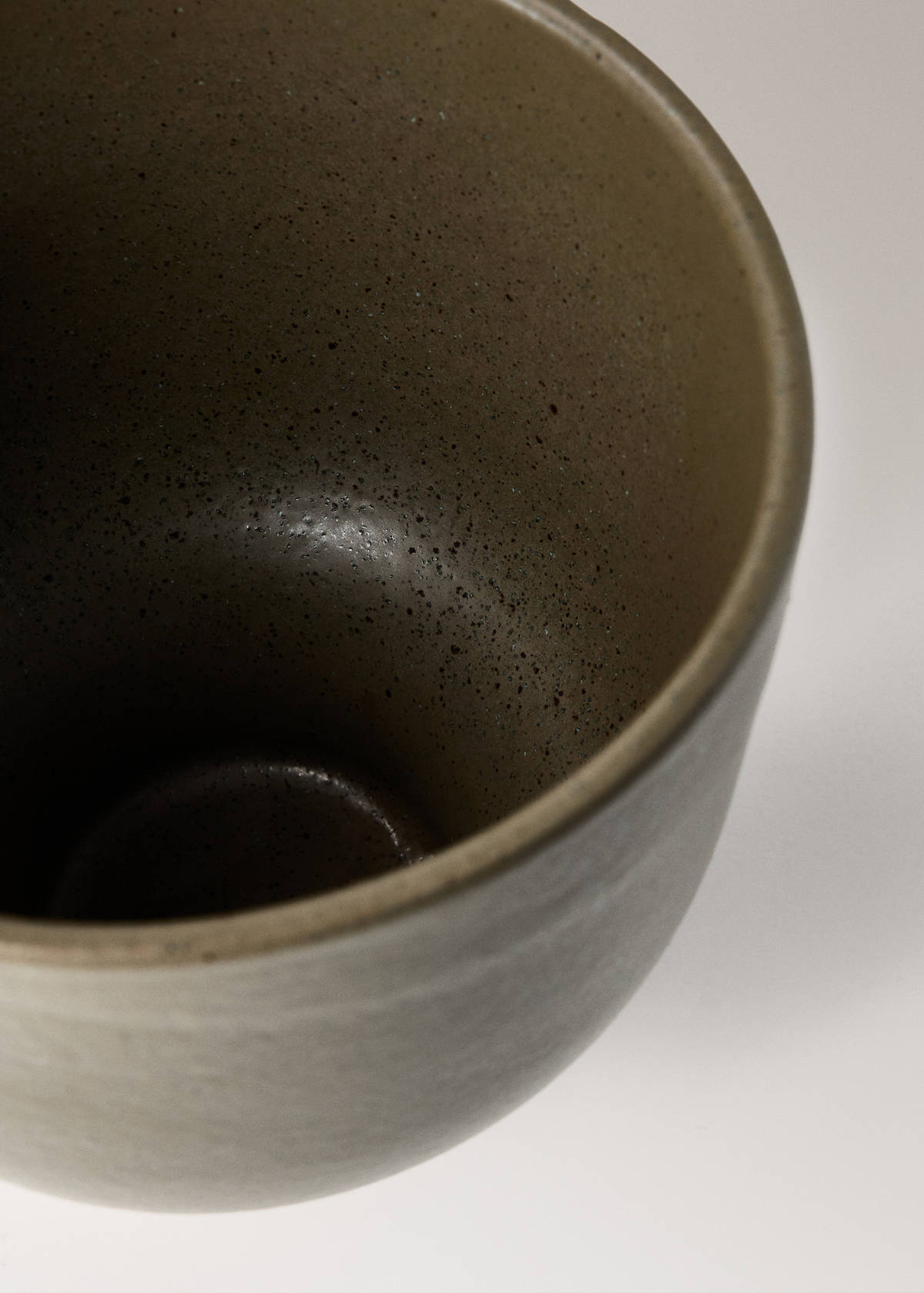 Large terracotta planter — Olive Green