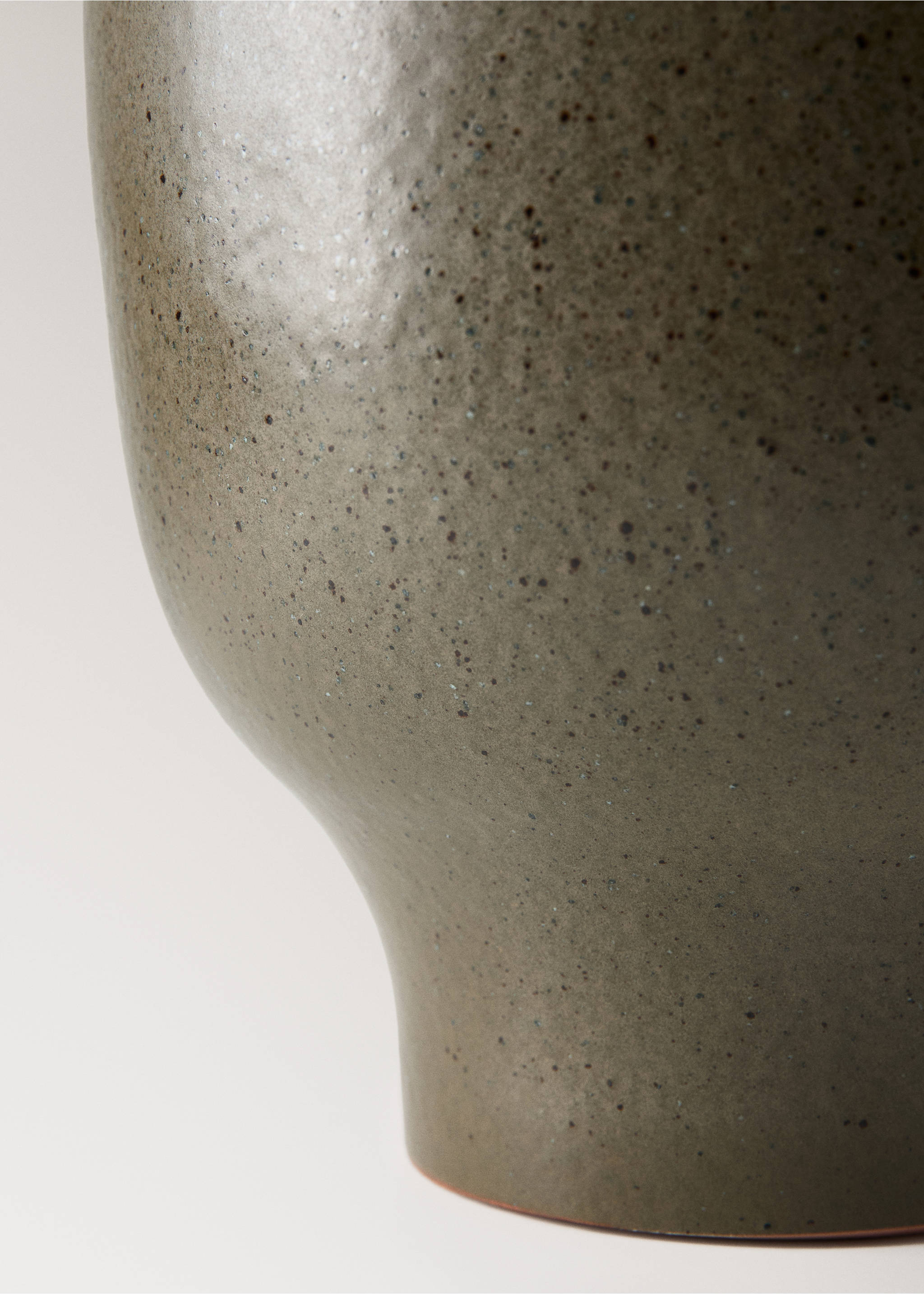 Large terracotta planter - Details of the article 2, Olive Green. Ref: 17032931-00.