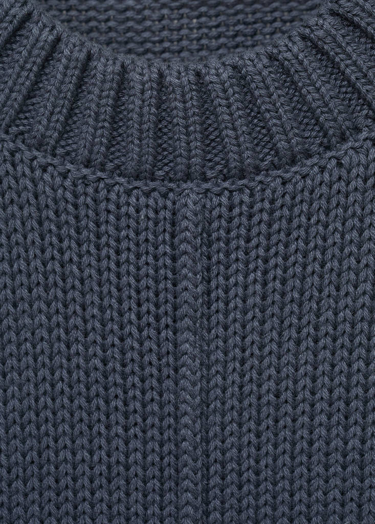 Long-sleeve knitted sweater — Navy
