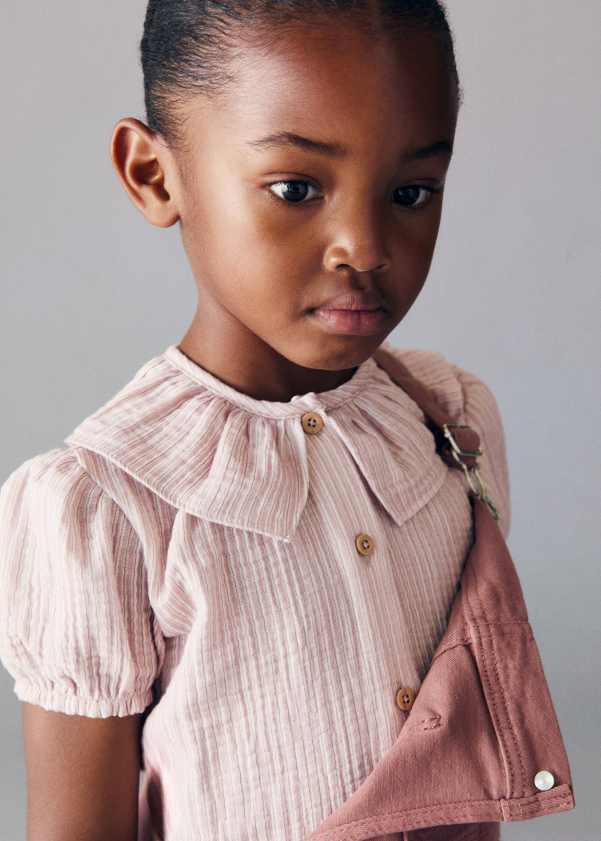 Striped blouse with Peter Pan collar - Details of the article 6