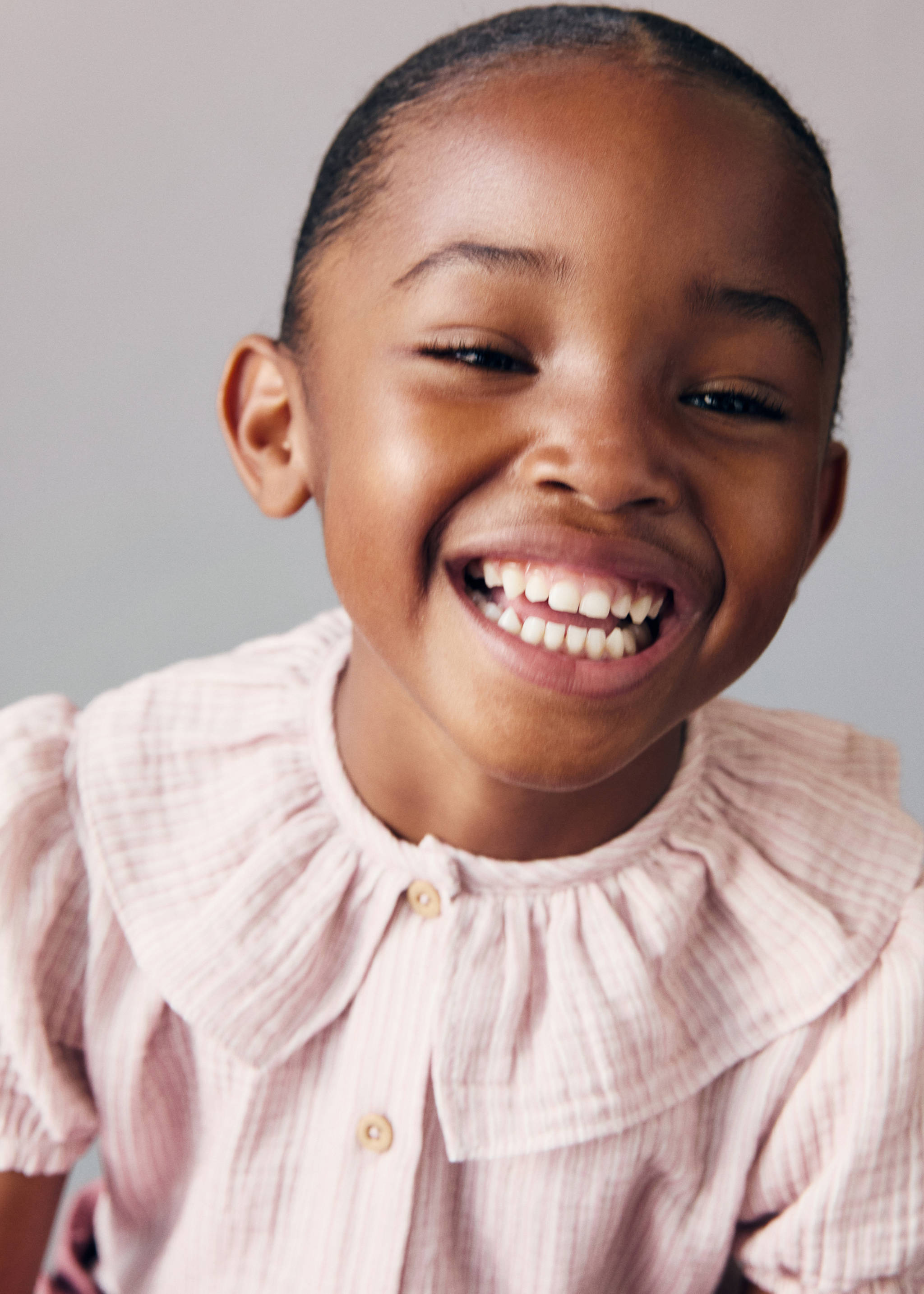 Striped blouse with Peter Pan collar - Details of the article 5