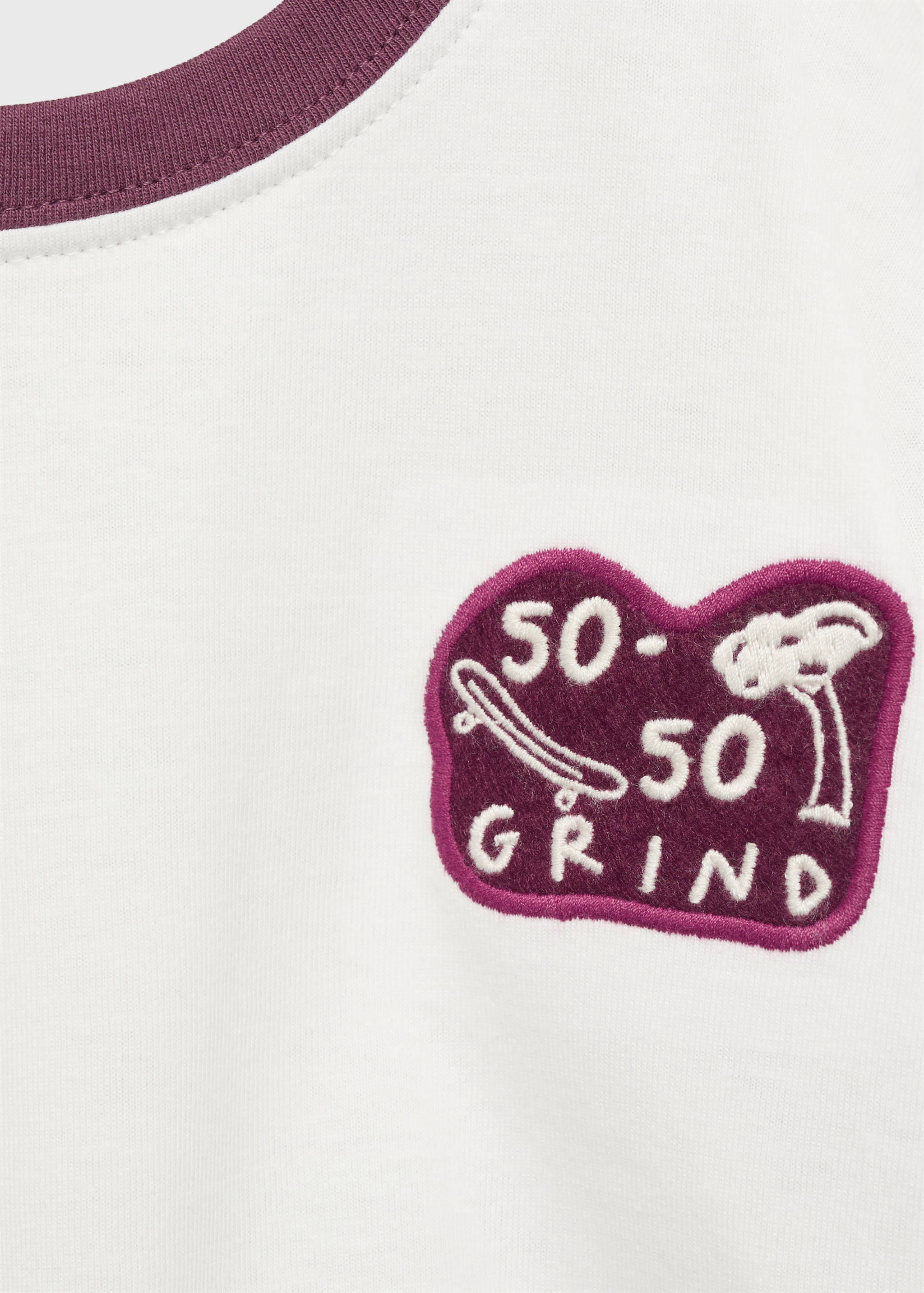 T-Shirt mit Logostickerei - Detail des Artikels 8