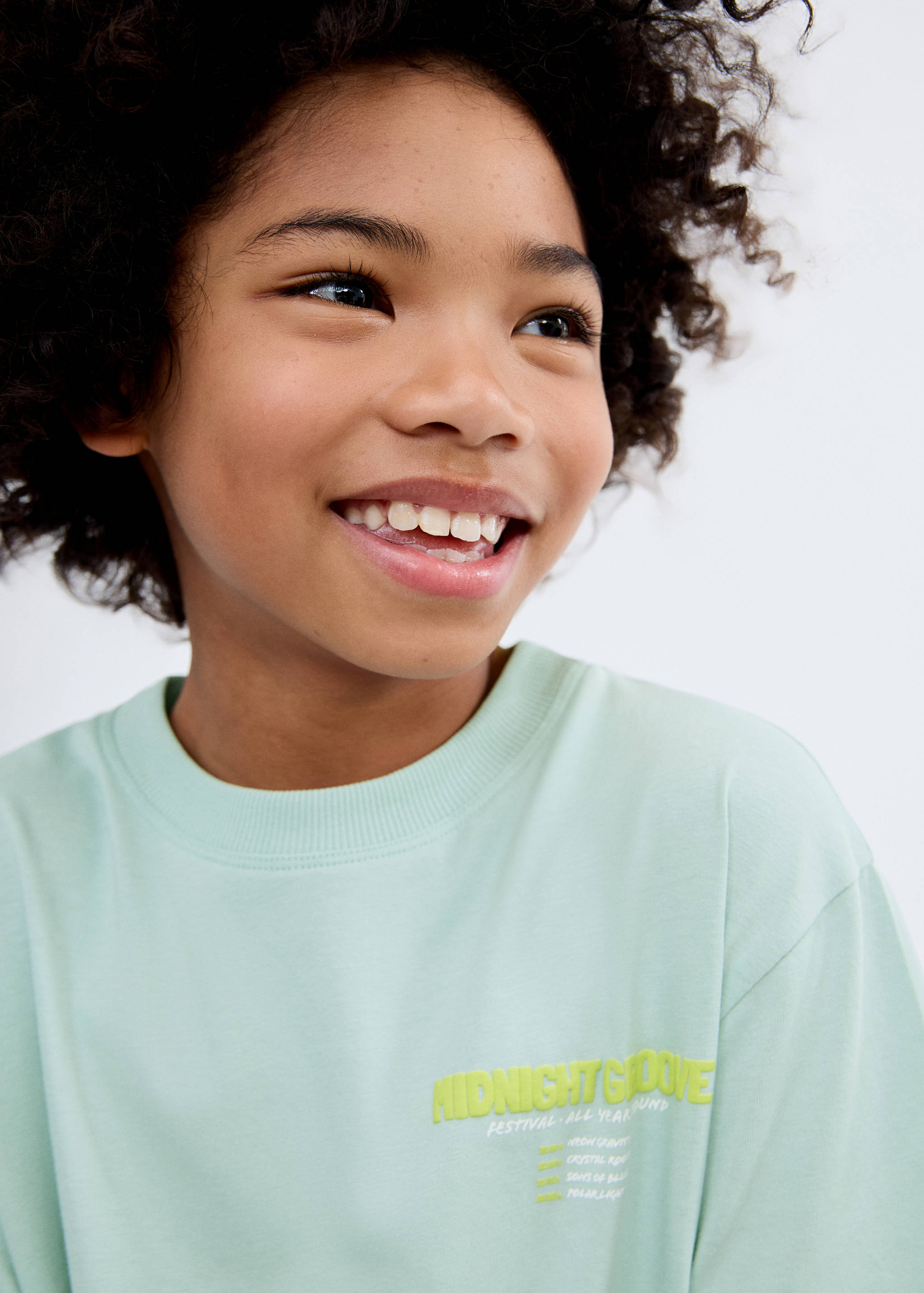 Printed embossed letters t-shirt - Details of the article 1