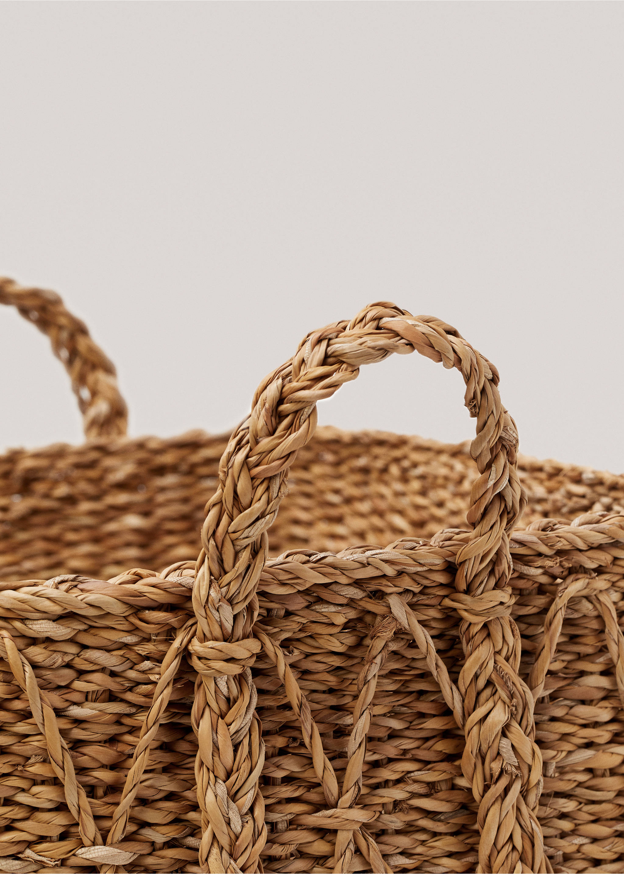 Large square basket with handles - Details of the article 2, Brown. Ref: 17033302-00.