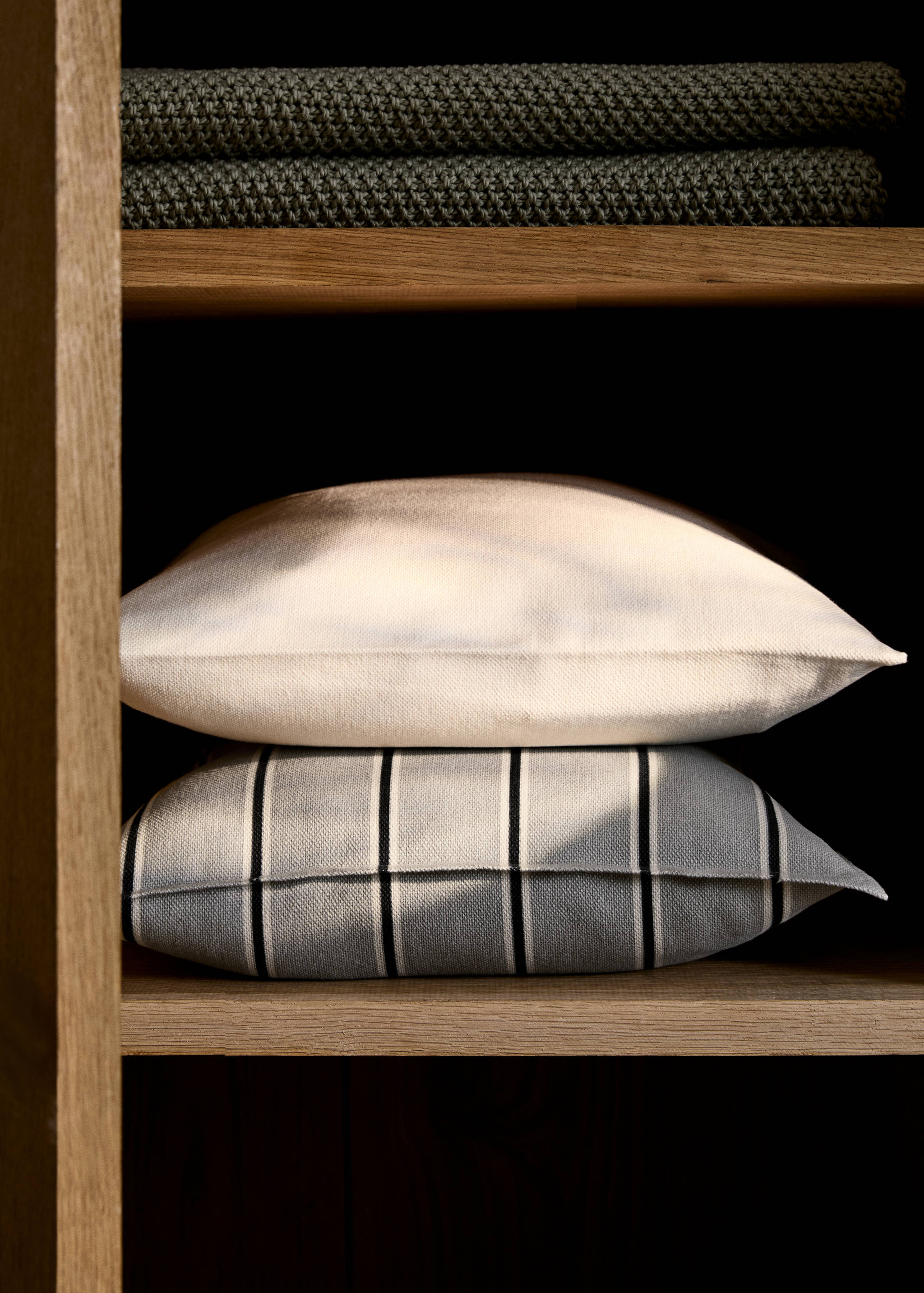 Cushion cover with structure, 45x45 cm - General plane