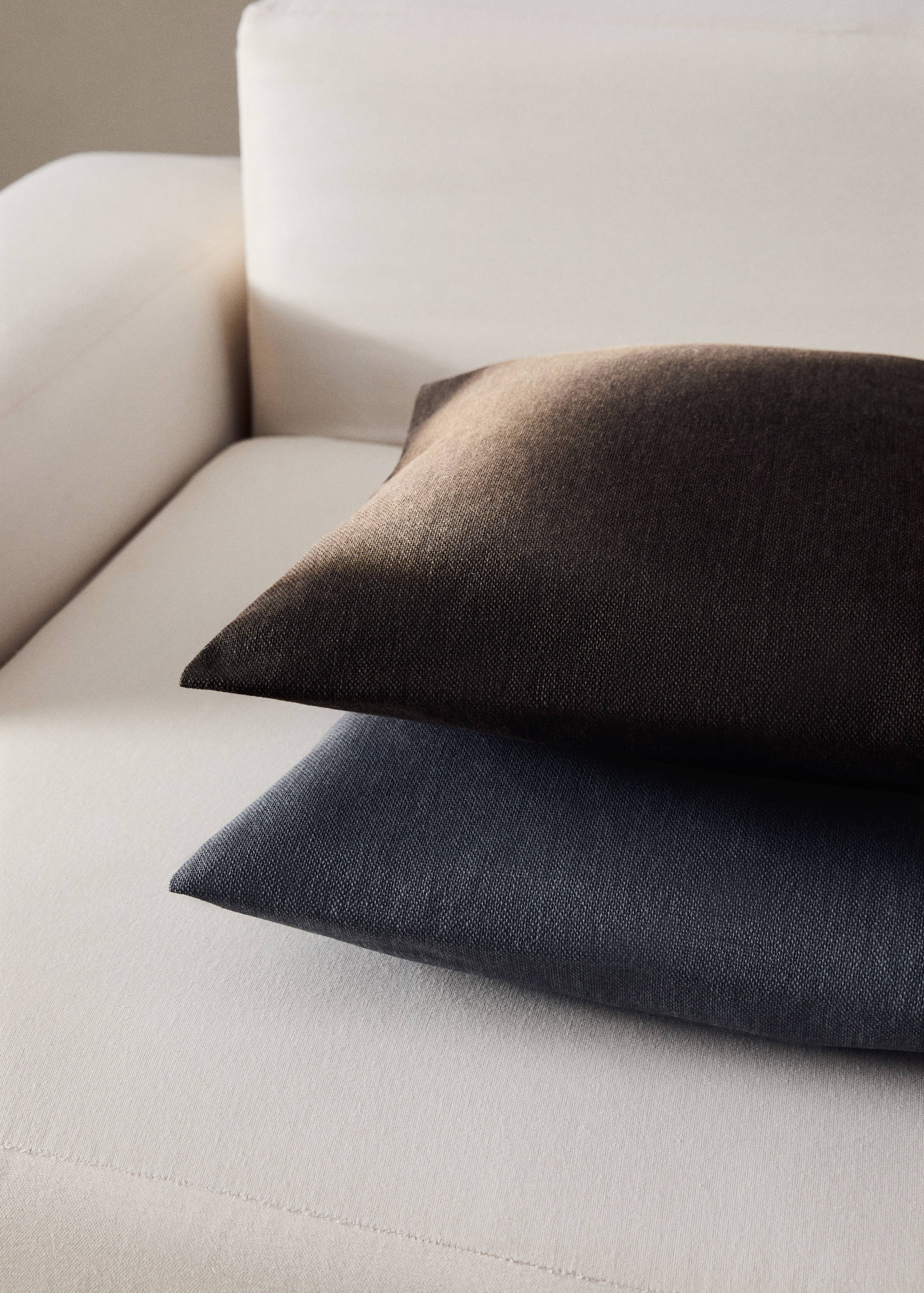 Capa de almofada decorativa com estrutura 45 x 45 cm - Plano geral