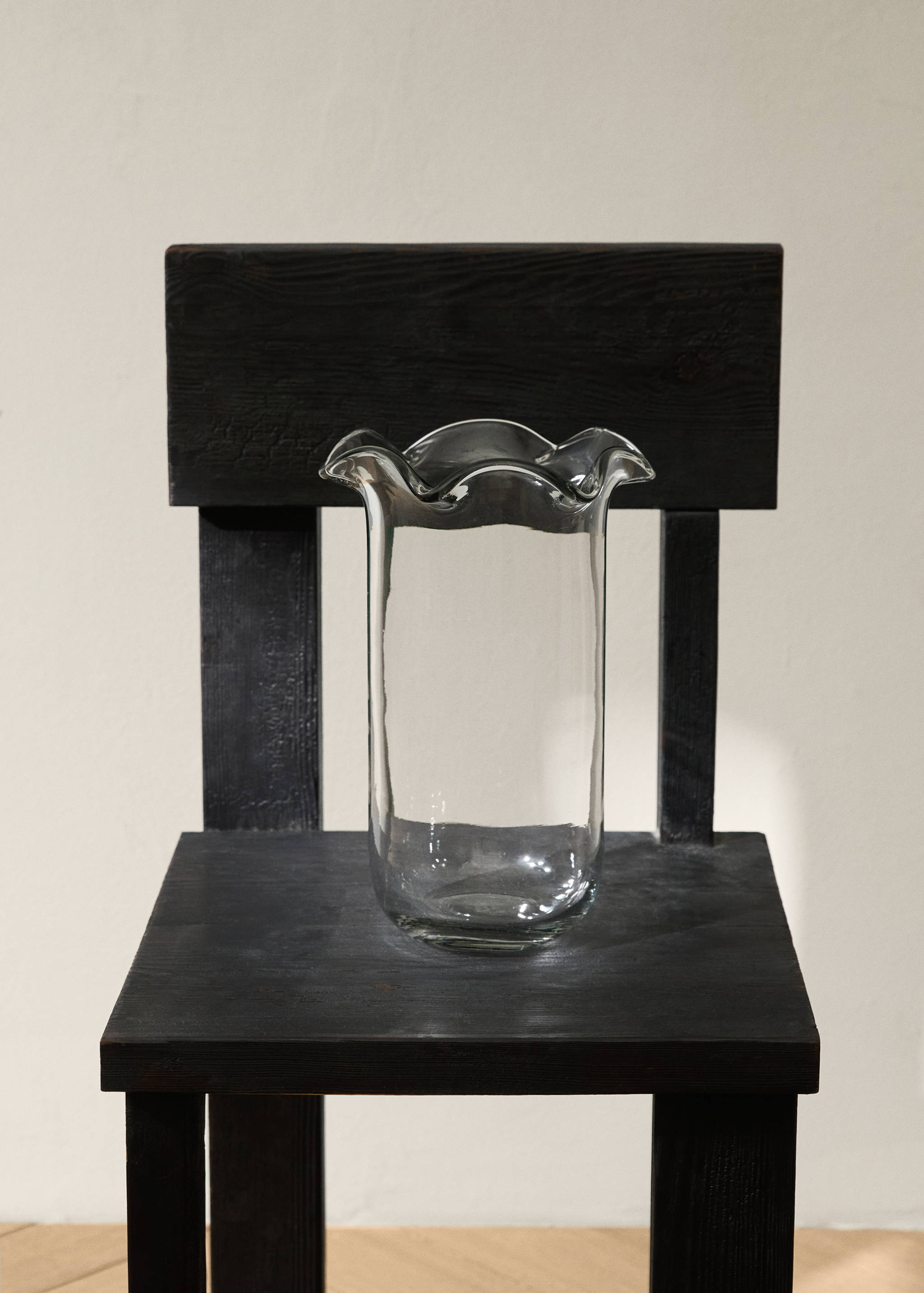 Recycled glass vase with waves - General plane