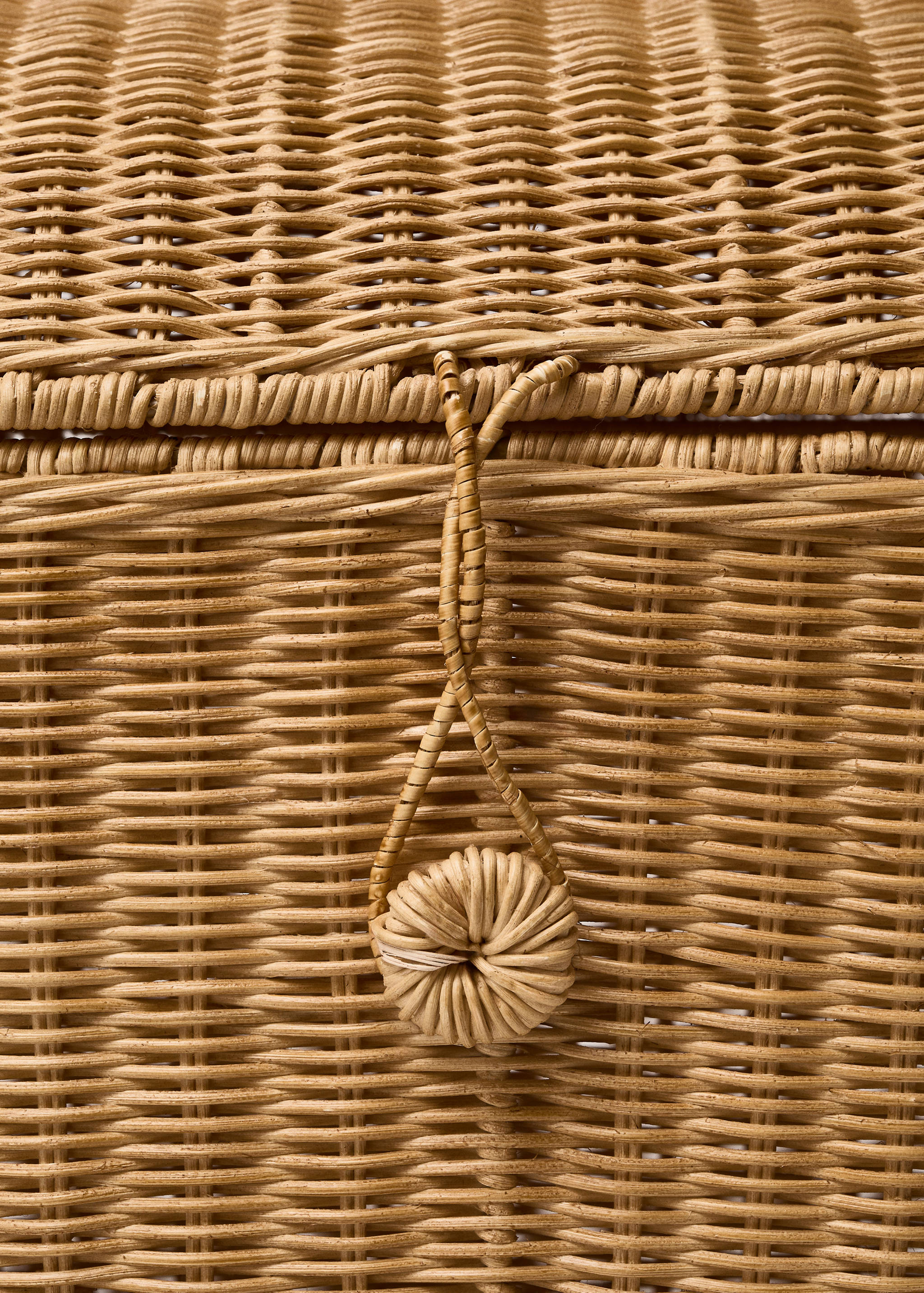 Large rattan trunk basket - Details of the article 2