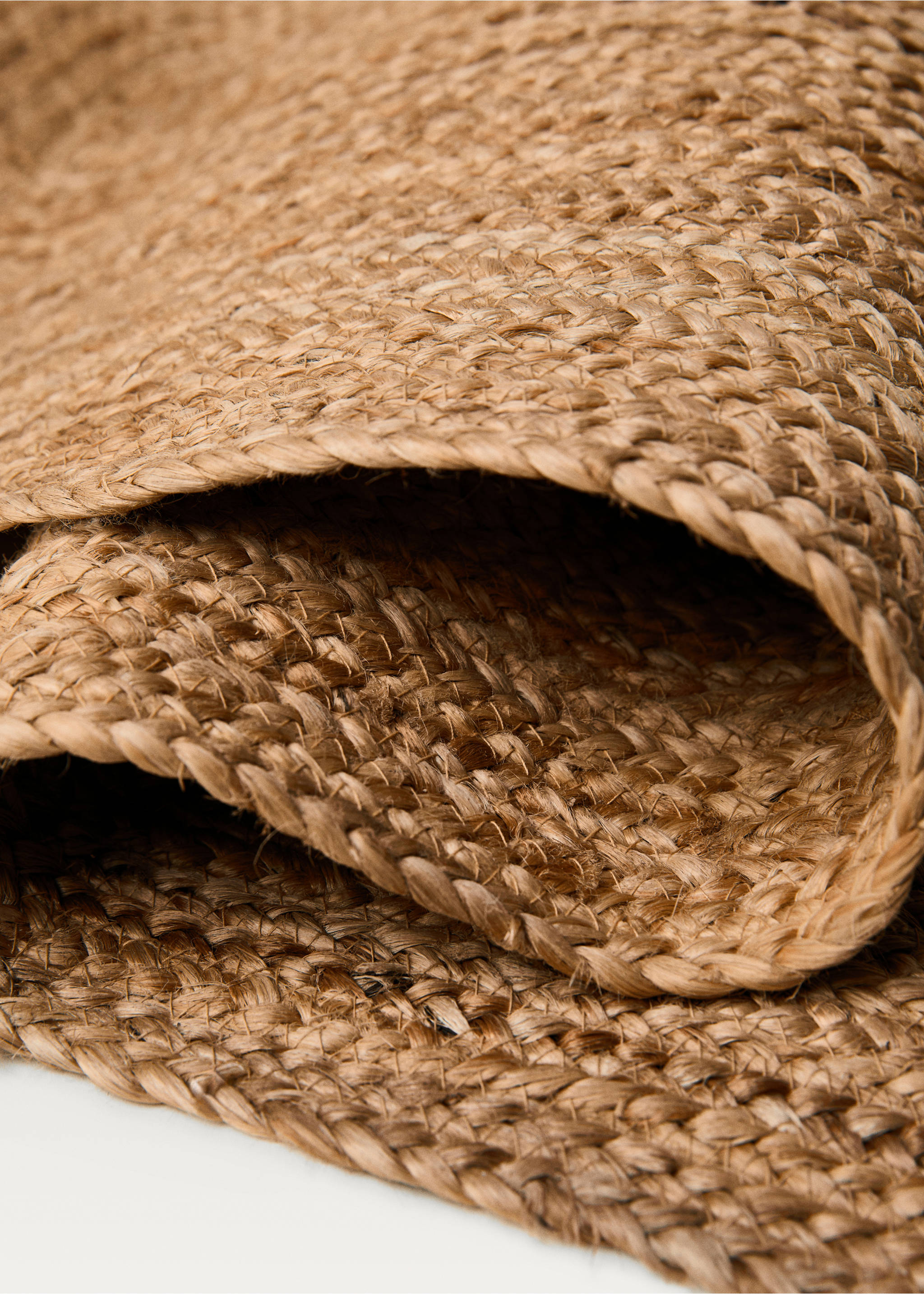 Small woven natural fibre jute carpet - Details of the article 1, Beige. Ref: 17033330-00.