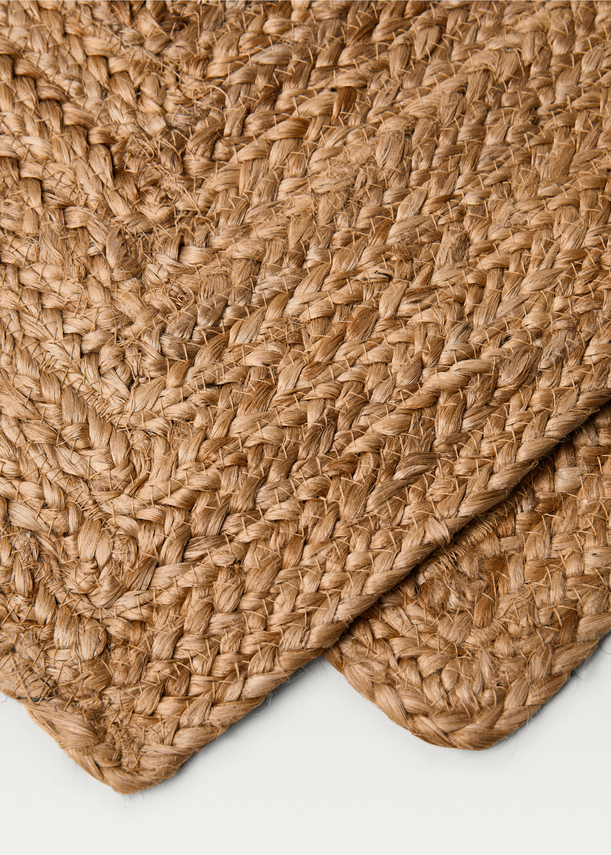 Small woven natural fibre jute carpet - Details of the article 2, Beige. Ref: 17033330-00.