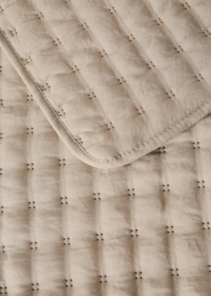 Steppdecke mit weicher Haptik für 130/150 cm Bett — Beige