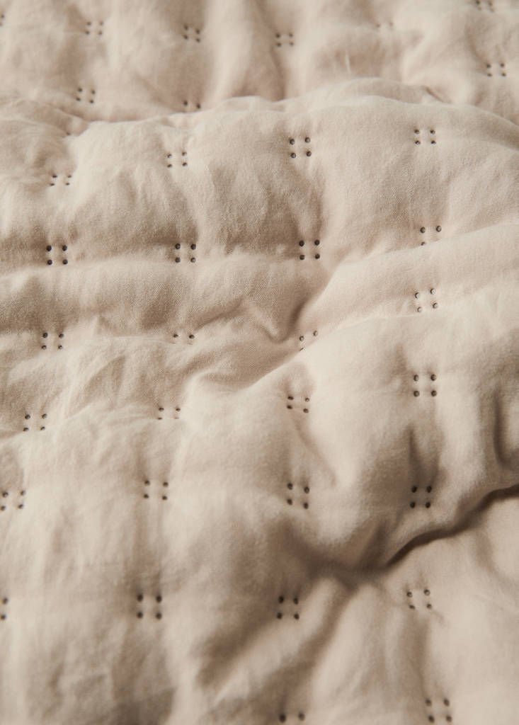 Steppdecke mit weicher Haptik für 130/150 cm Bett — Beige