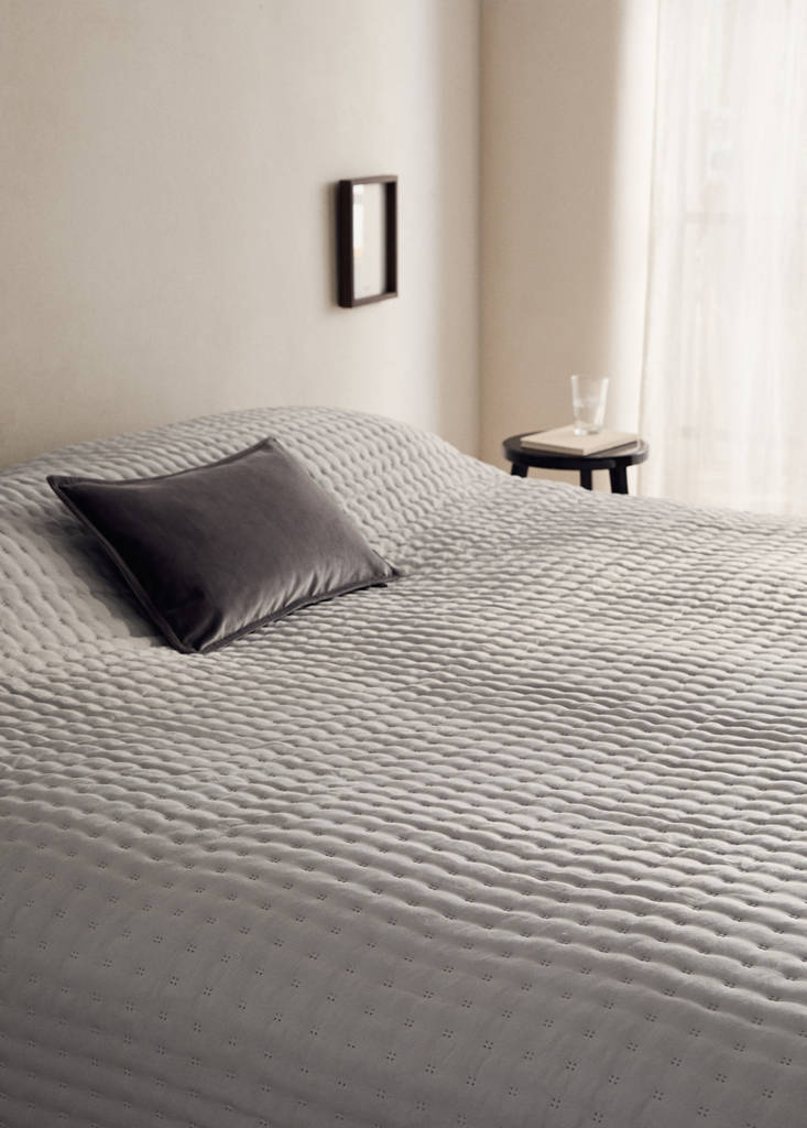 Steppdecke mit weicher Haptik für 130/150 cm Bett — Grau
