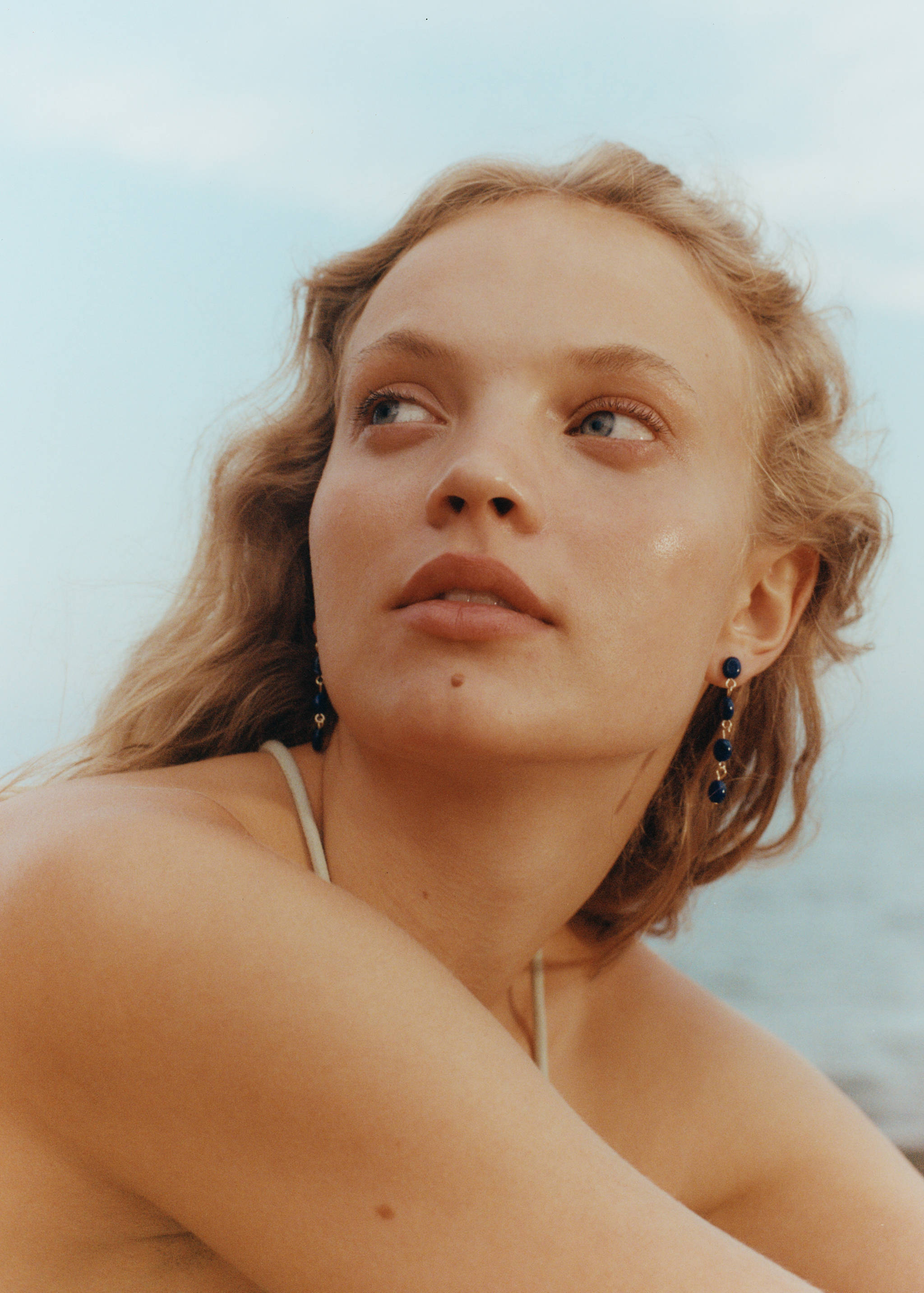 Stone hanging earrings - Details of the article 5