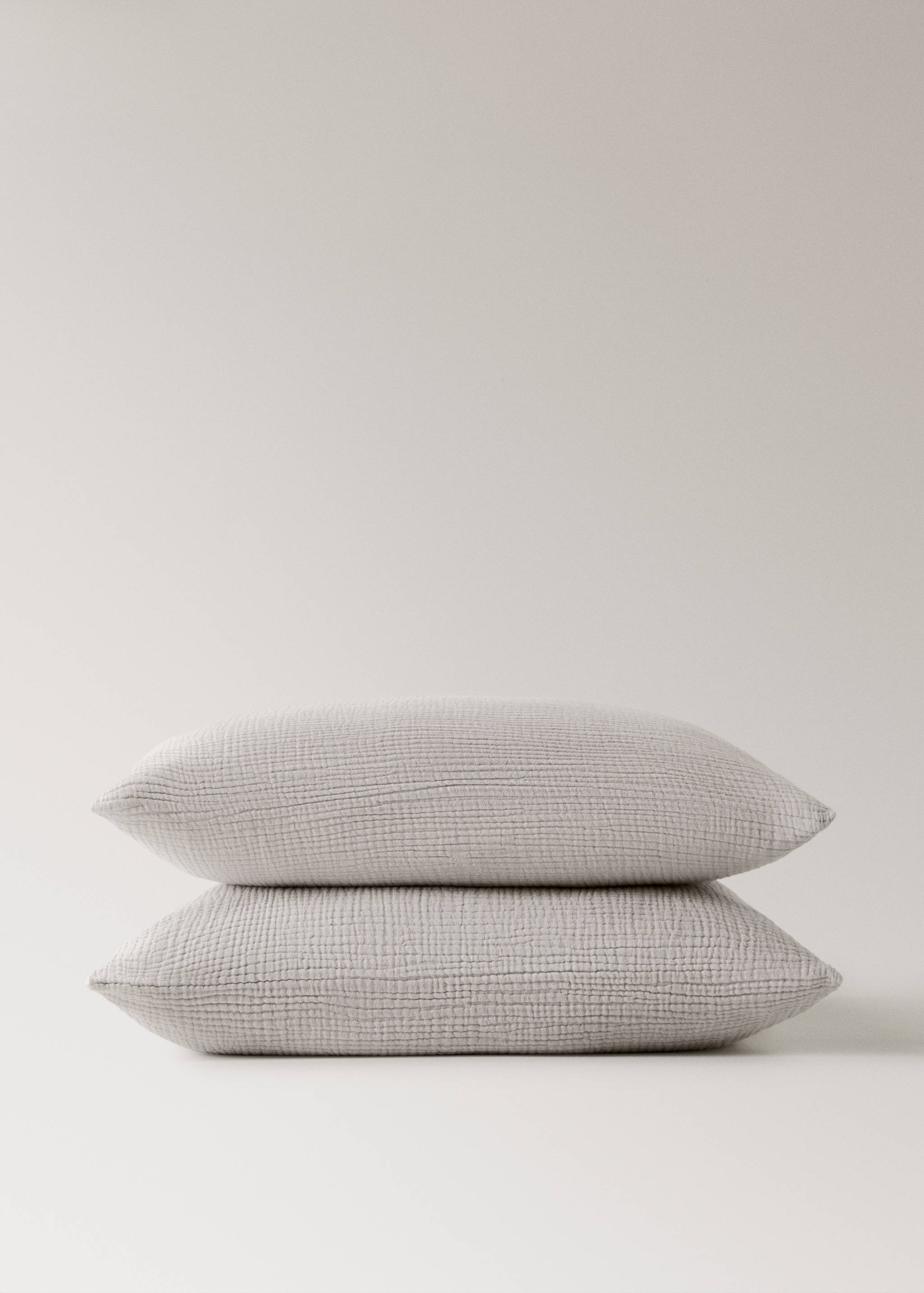 Two cotton chiffon pillowcases 60x60 cm - Details of the article 1