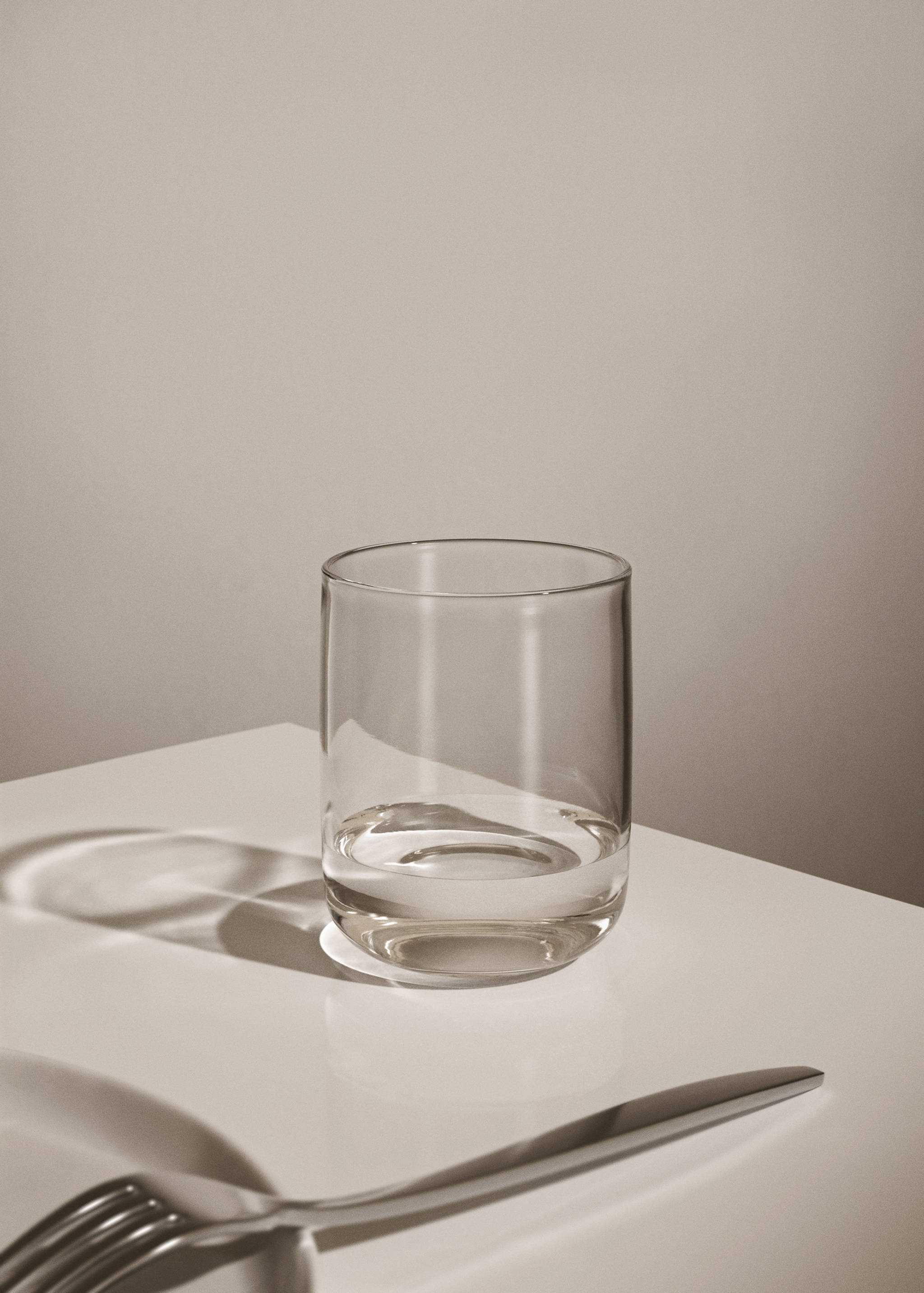 Clear glass vase - General plane