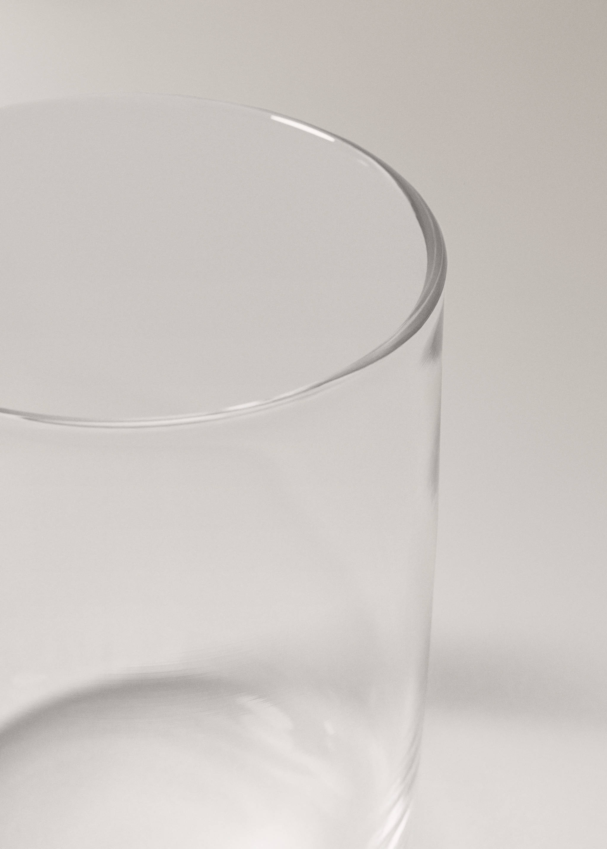 Clear glass vase - Details of the article 1