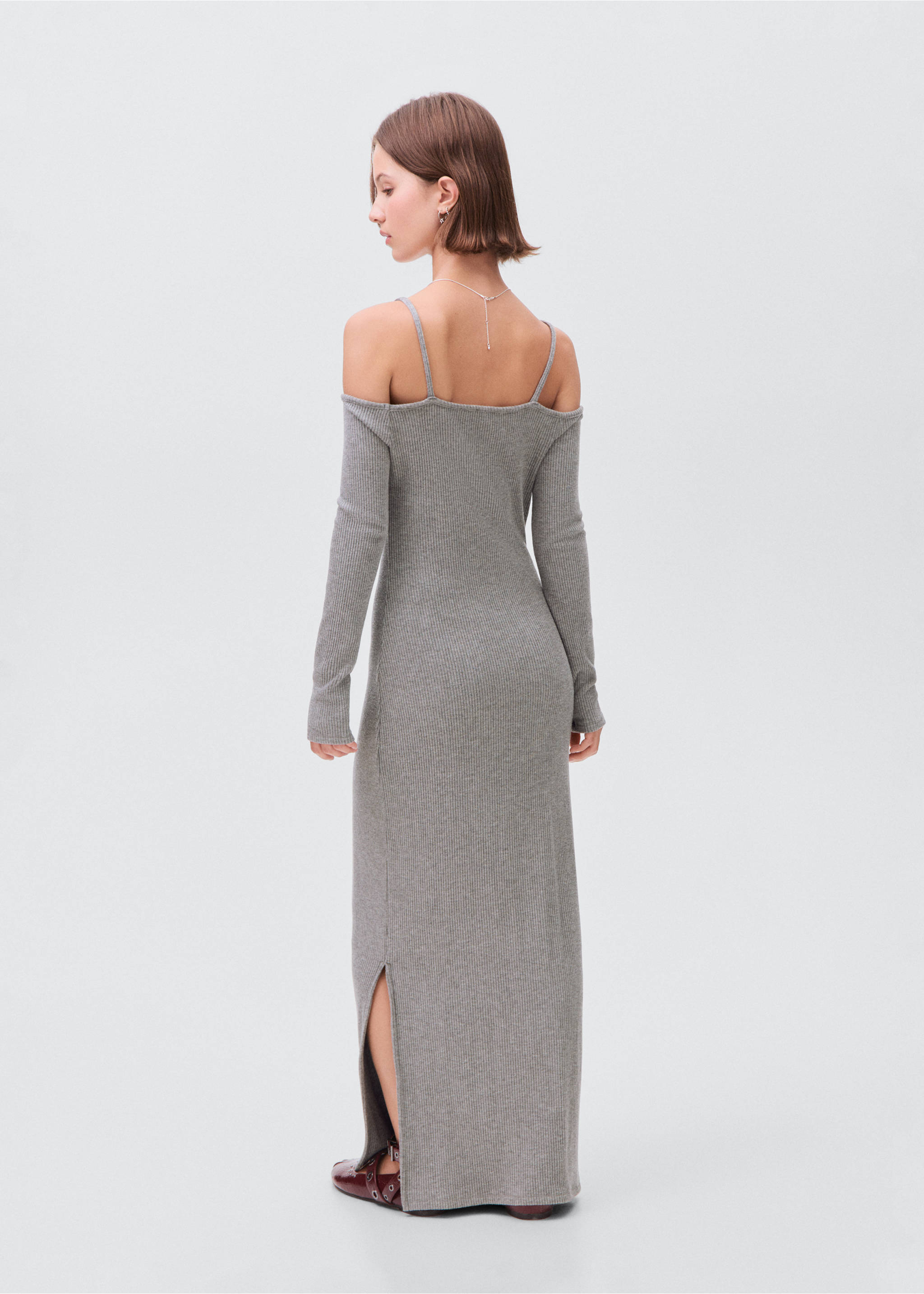 فستان كات آوت من التريكو - الجهة الخلفية للمنتج, رمادي أرجواني غامق. Ref: 17034076-00.