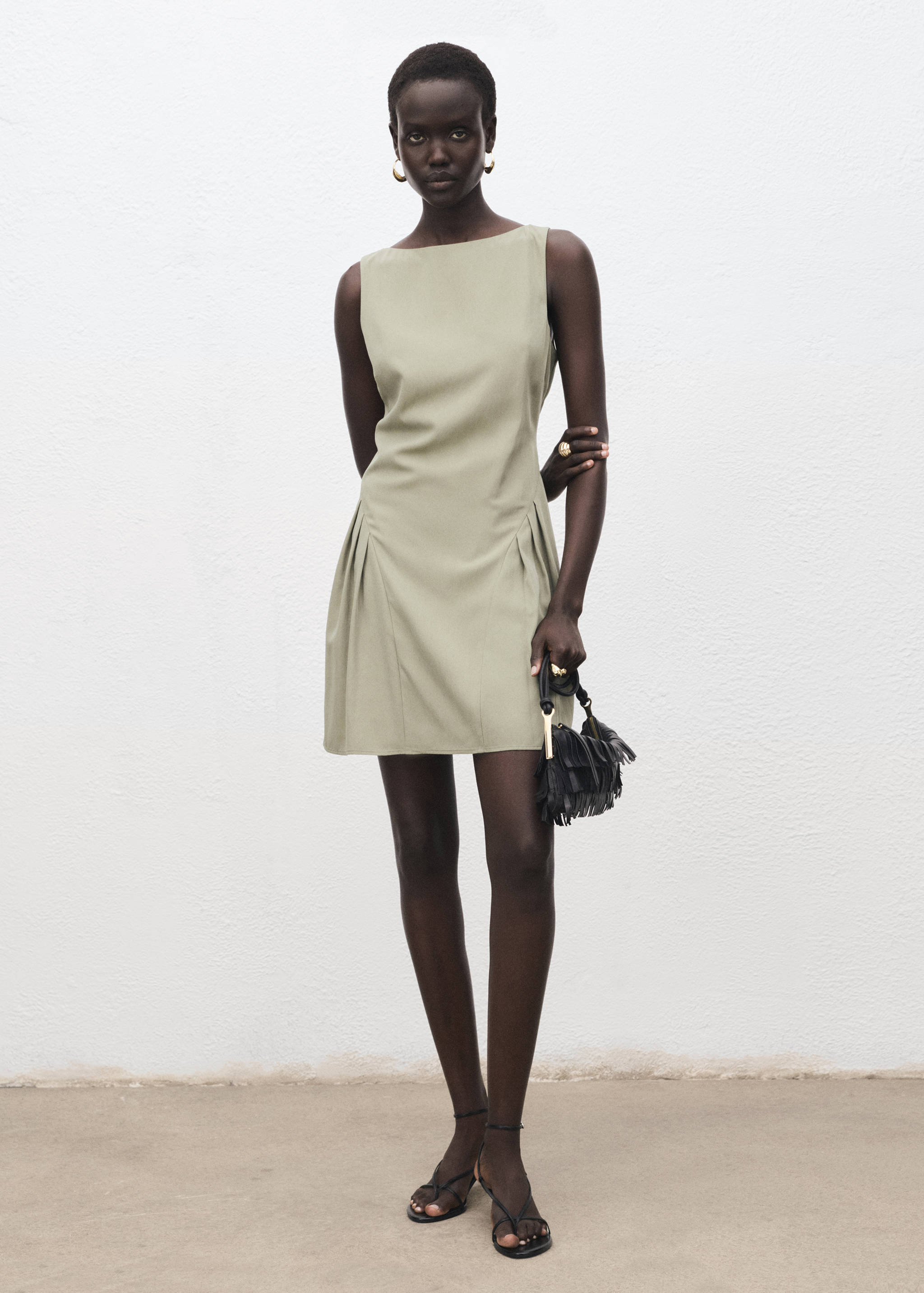 Платье с вырезом лодочка со складками - Общий план