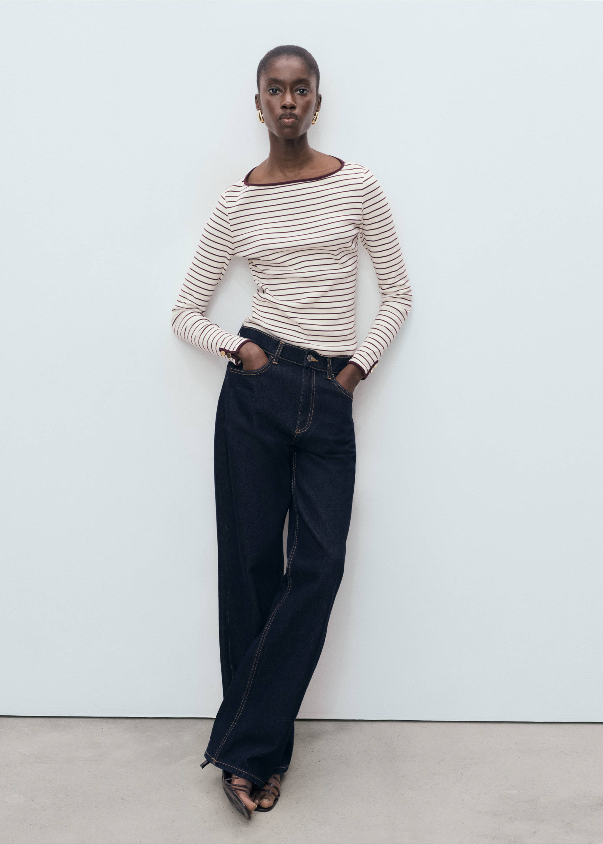 Cotton t-shirt with buttoned cuffs - General plane, Burgundy. Ref: 17034085-00.