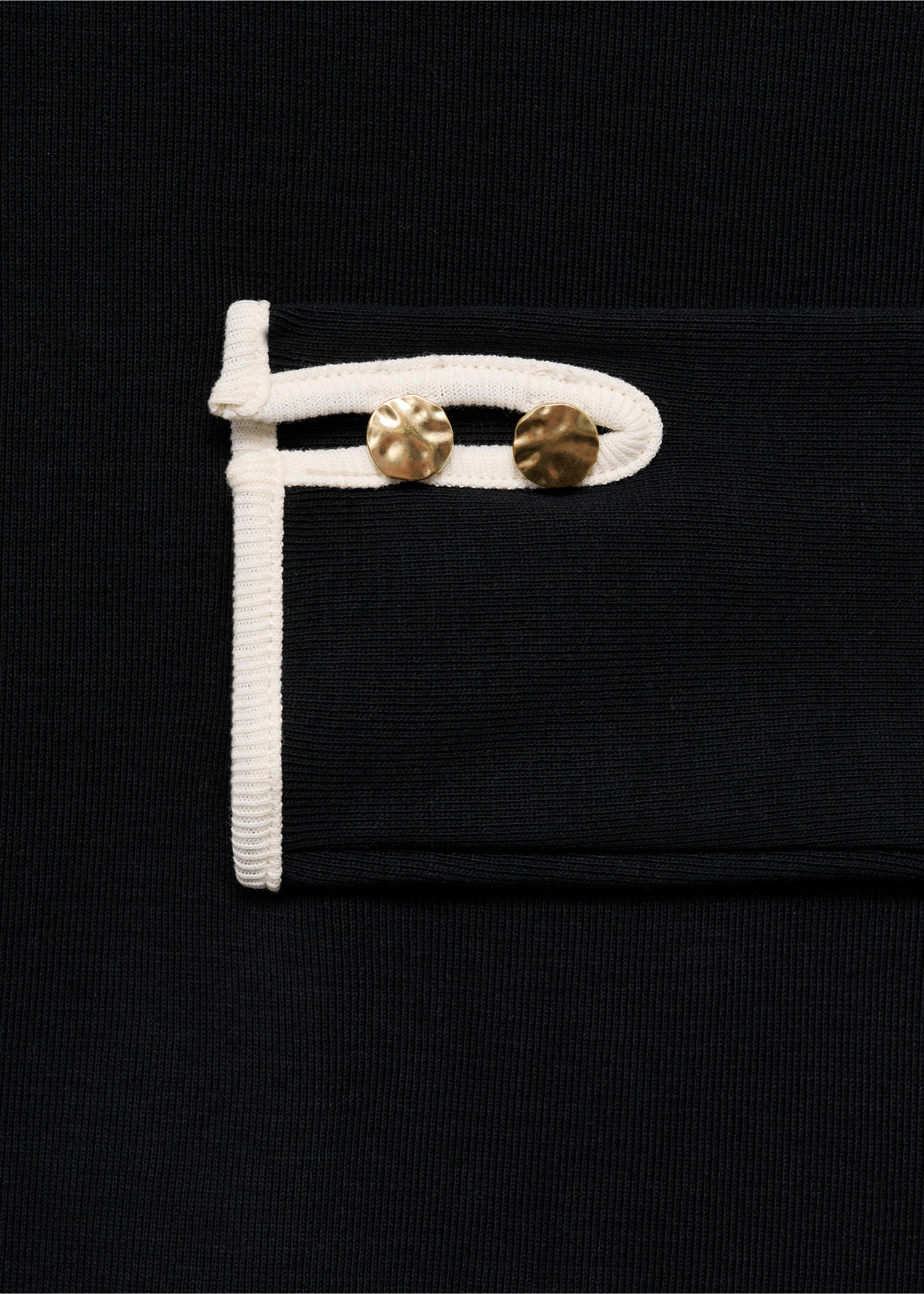 Cotton t-shirt with buttoned cuffs - Details of the article 0, Black. Ref: 17034085-00.