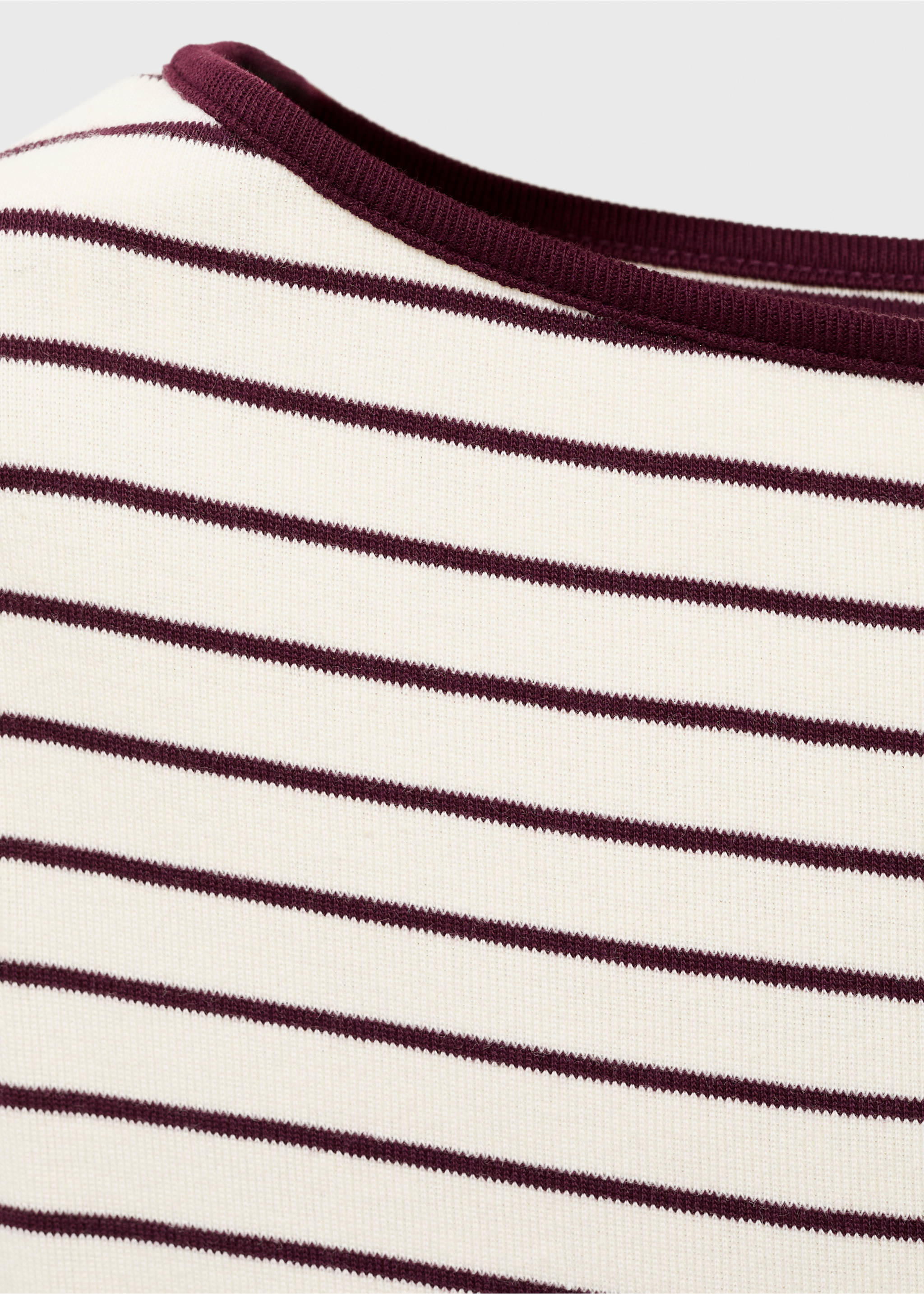 Cotton maternity t-shirt with buttoned cuffs - Details of the article 8, Burgundy. Ref: 17034087-00.