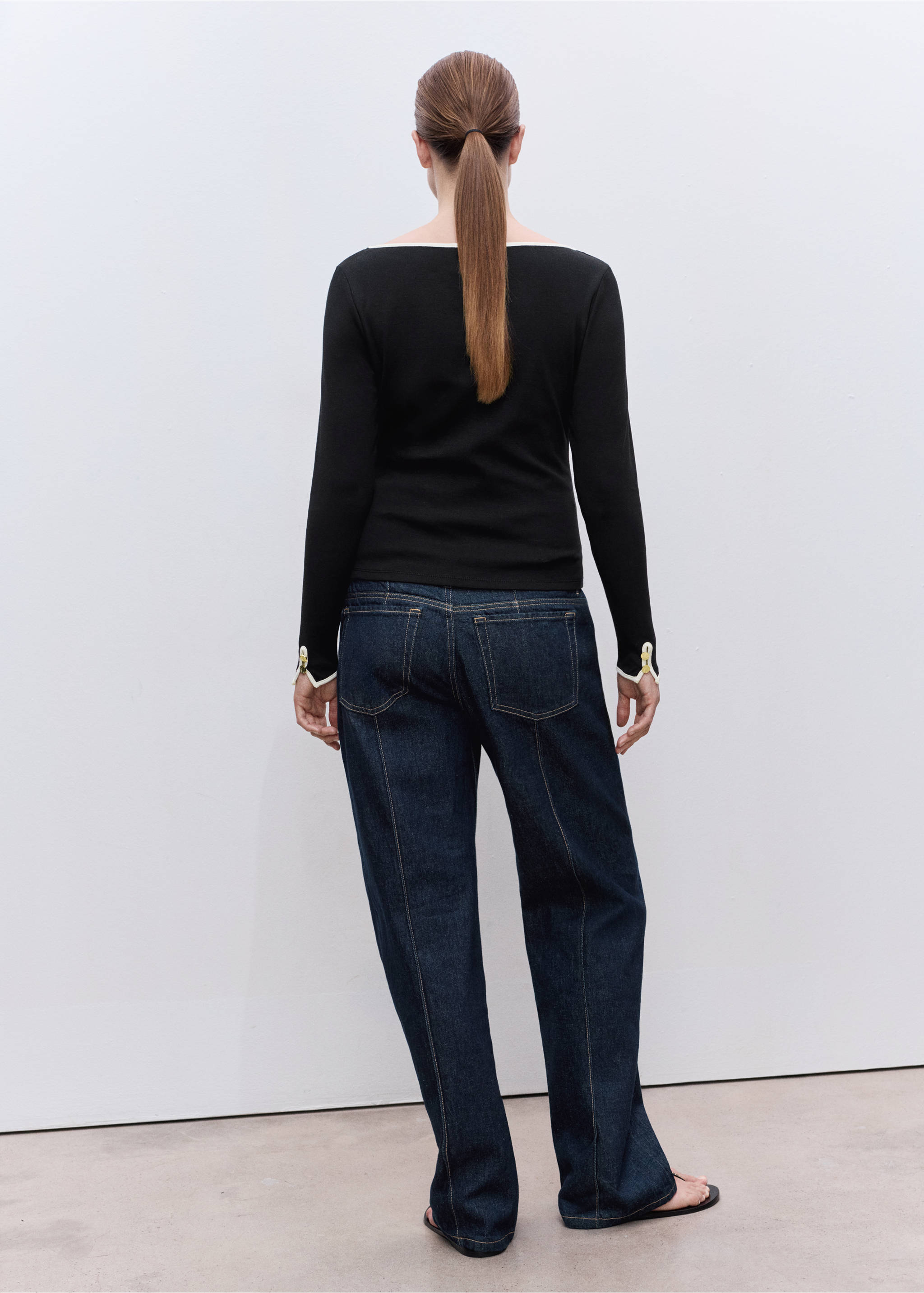 Cotton maternity t-shirt with buttoned cuffs - Reverse of the article, Black. Ref: 17034087-00.