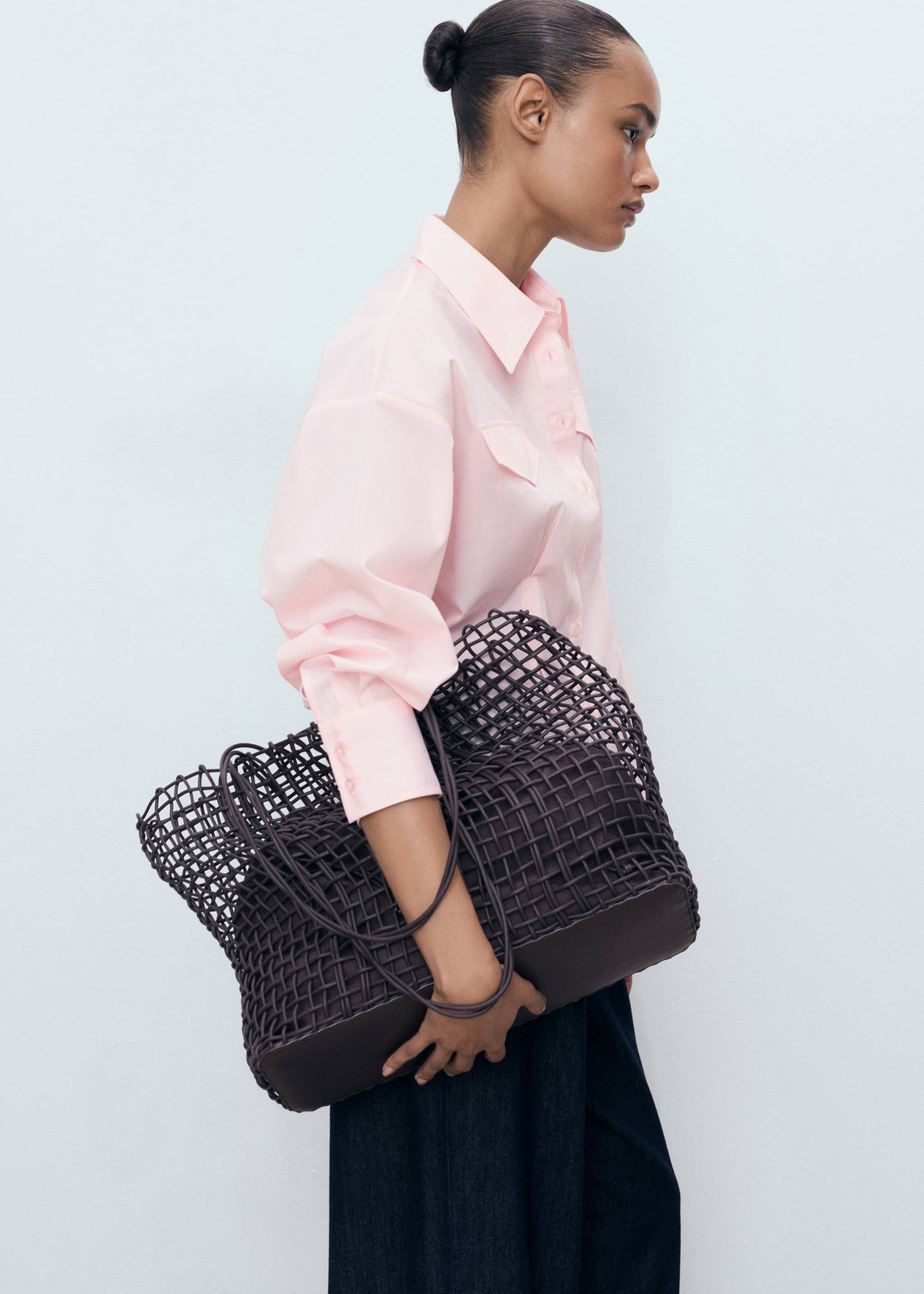 Shirt with pleats and pockets - Details of the article 2