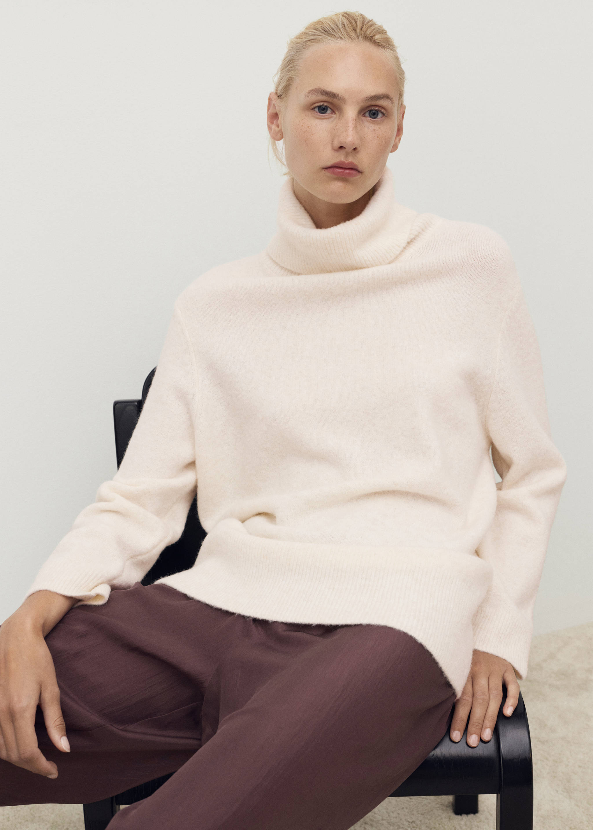 Turtleneck knit sweater - Details of the article 6