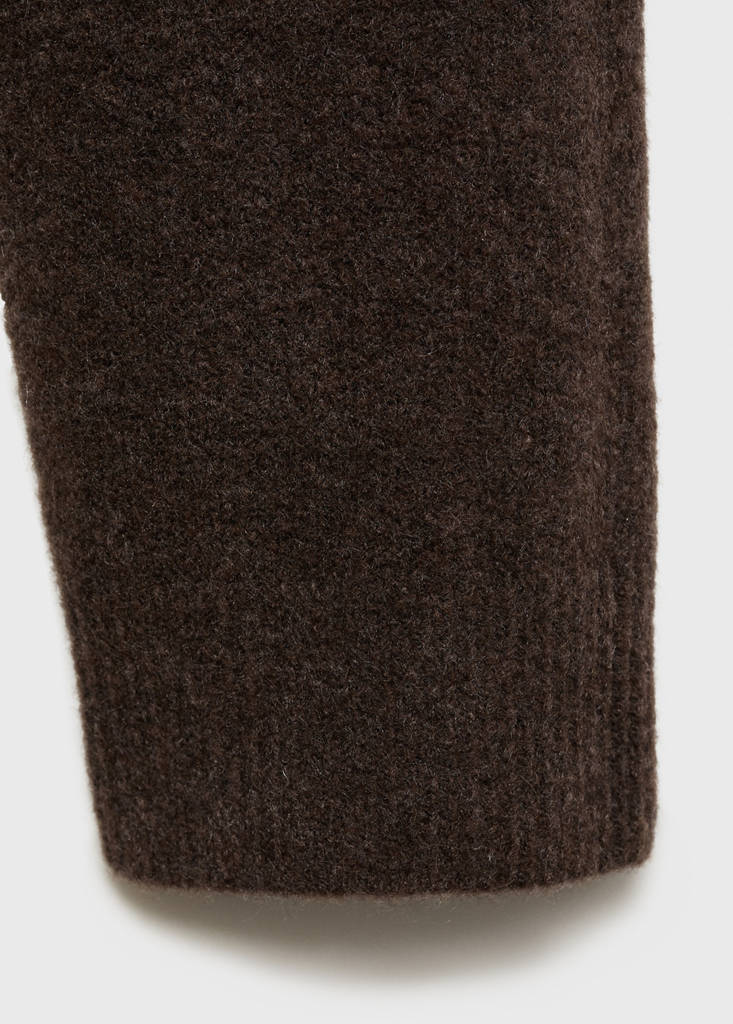Turtleneck knit sweater — Chocolate