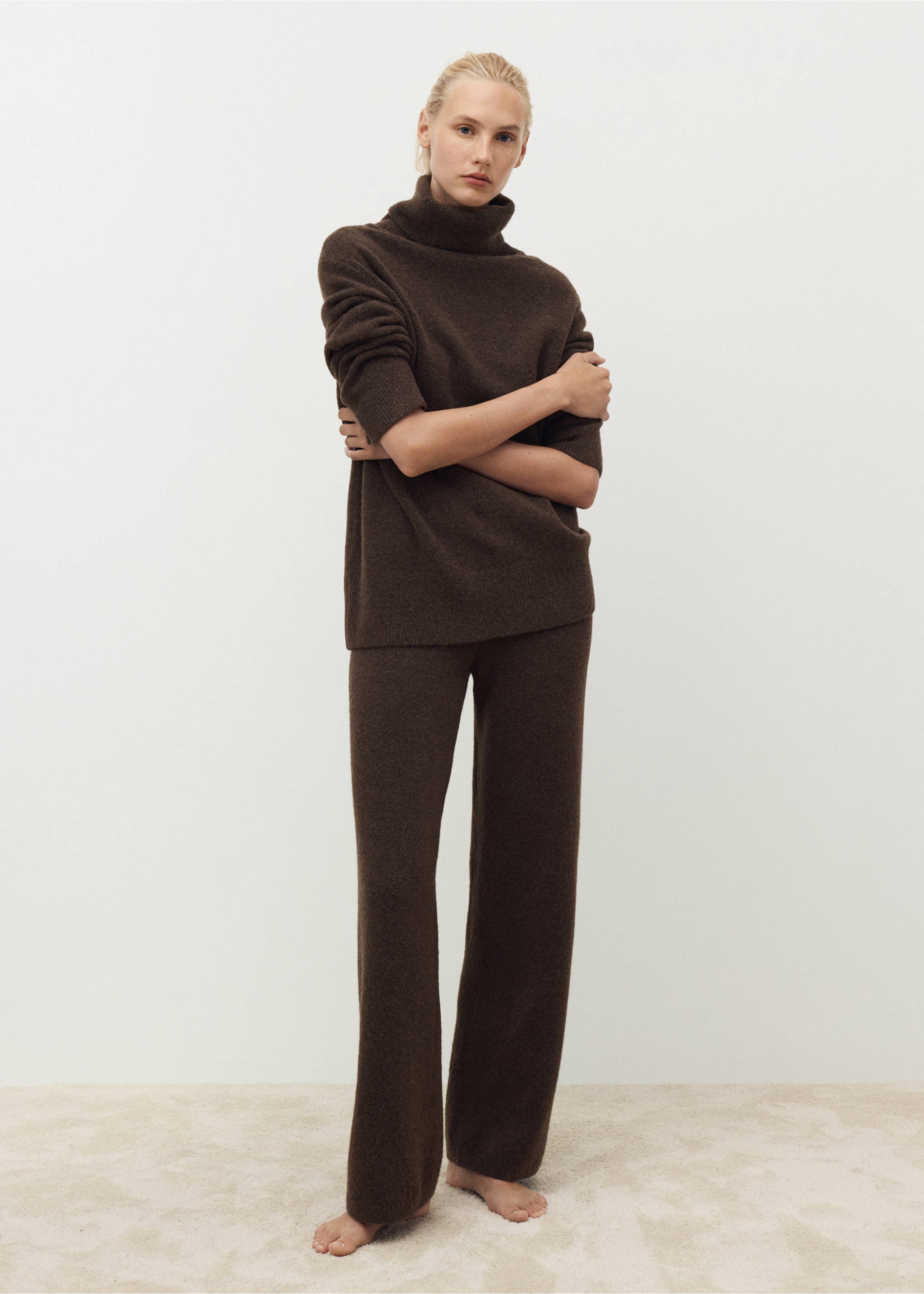 Turtleneck knit sweater - General plane, Chocolate. Ref: 17034101-01.