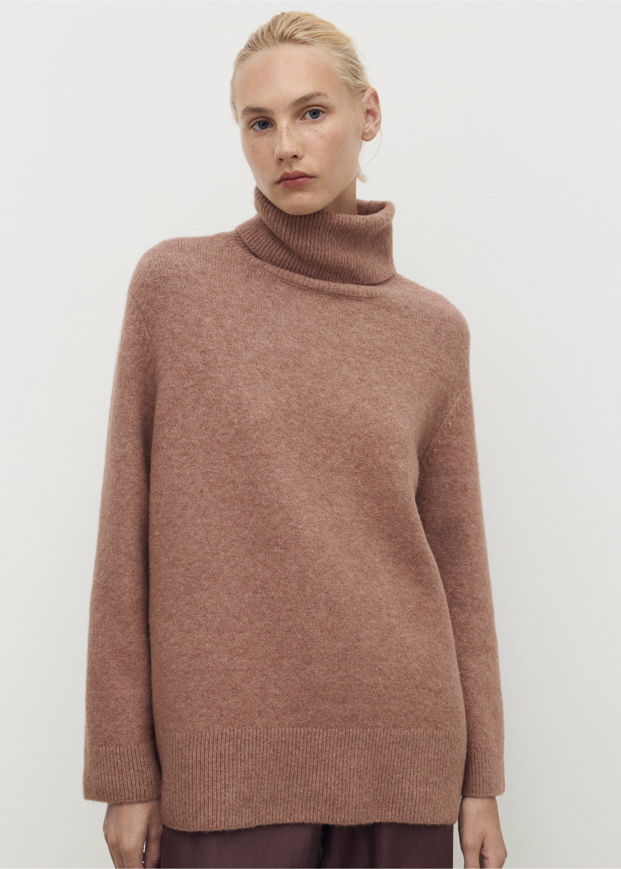 Turtleneck knit sweater - Medium plane, Medium Brown. Ref: 17034101-00.