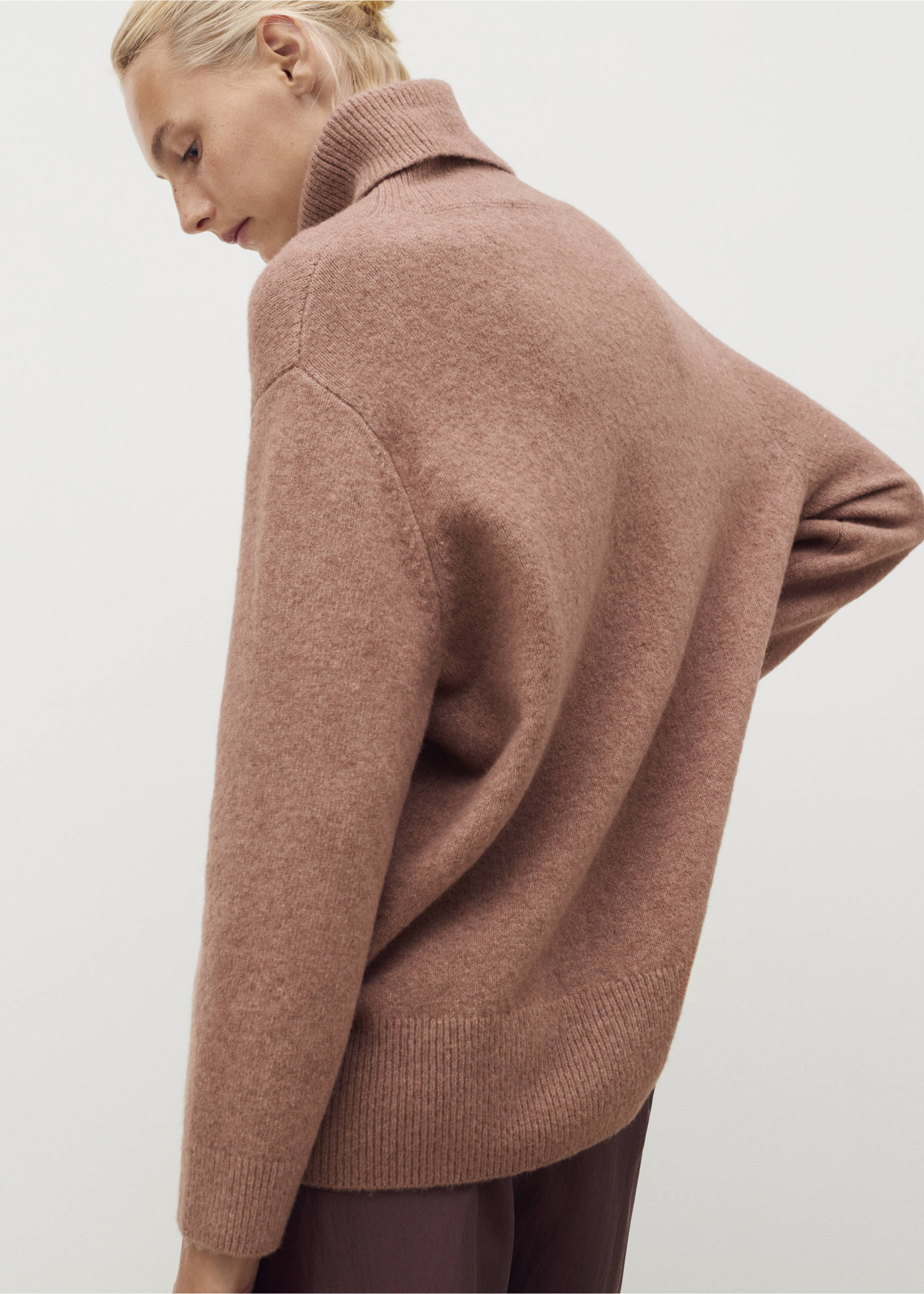 Turtleneck knit sweater - Reverse of the article, Medium Brown. Ref: 17034101-00.