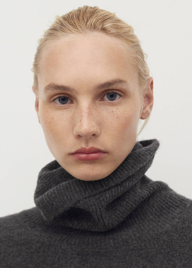 Turtleneck knit sweater — Charcoal