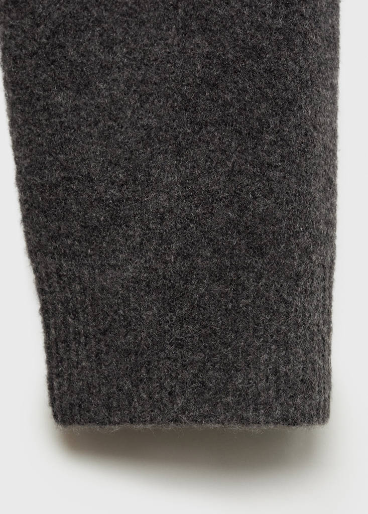 Turtleneck knit sweater — Charcoal